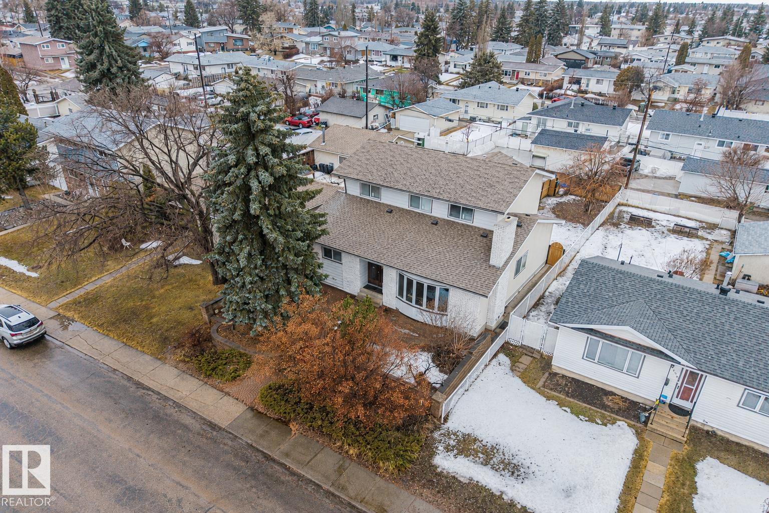 https://zimg.paragon.ice.com/ParagonImages/Property/PM/RAE/225400959/51/0/0/d36cc1b9559510c5b6471d5ad89017cd/1/4a7055522359511c670a7565dddb9983/225400959-6A44C52B-498C-4BF9-A6C8-E4240181984B.JPG