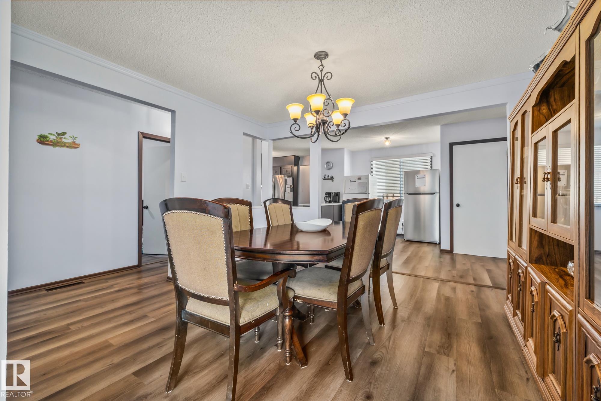 Photo 7 at 8812 135 Avenue NW, Glengarry, Edmonton