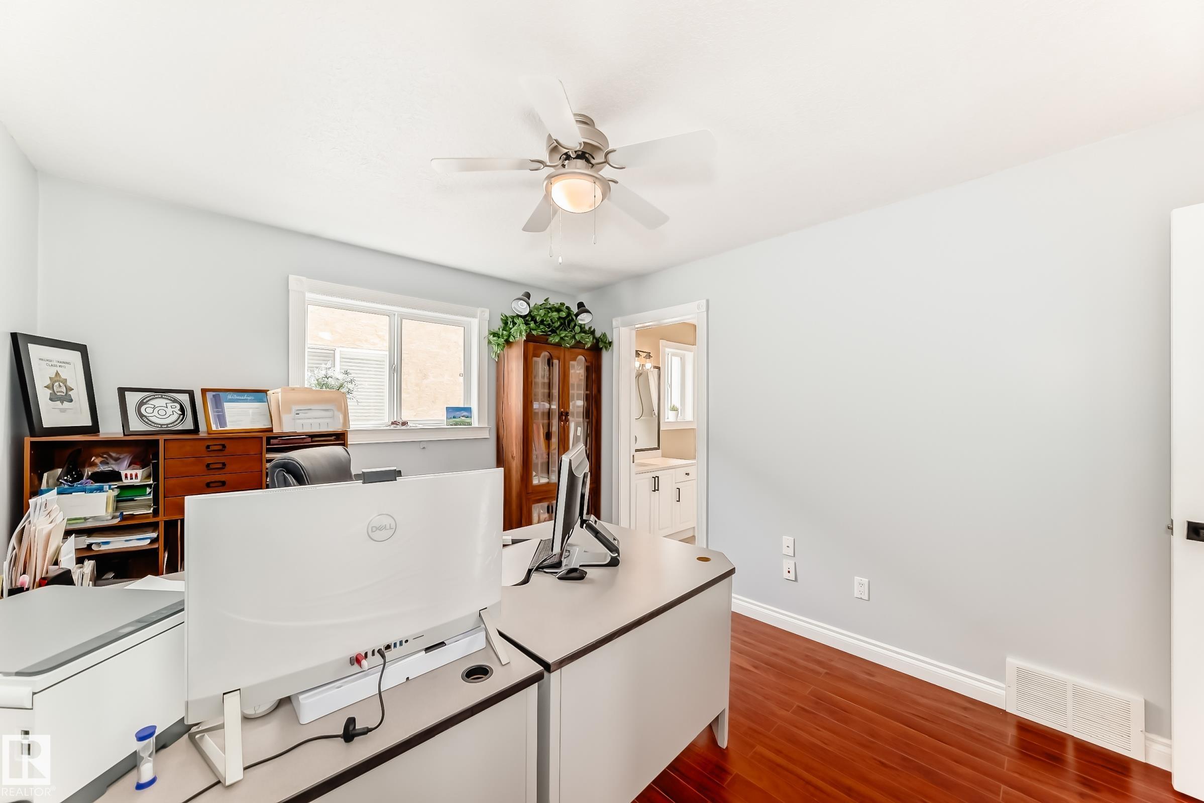 https://zimg.paragon.ice.com/ParagonImages/Property/PM/RAE/225400963/25/0/0/a81b8237620e61614bbefd9a0585d1d1/1/dacfcebc4e48ea867790b14edc5f8892/225400963-1e1dd072-b7f7-4e19-81a8-a3103a1191bc.JPG