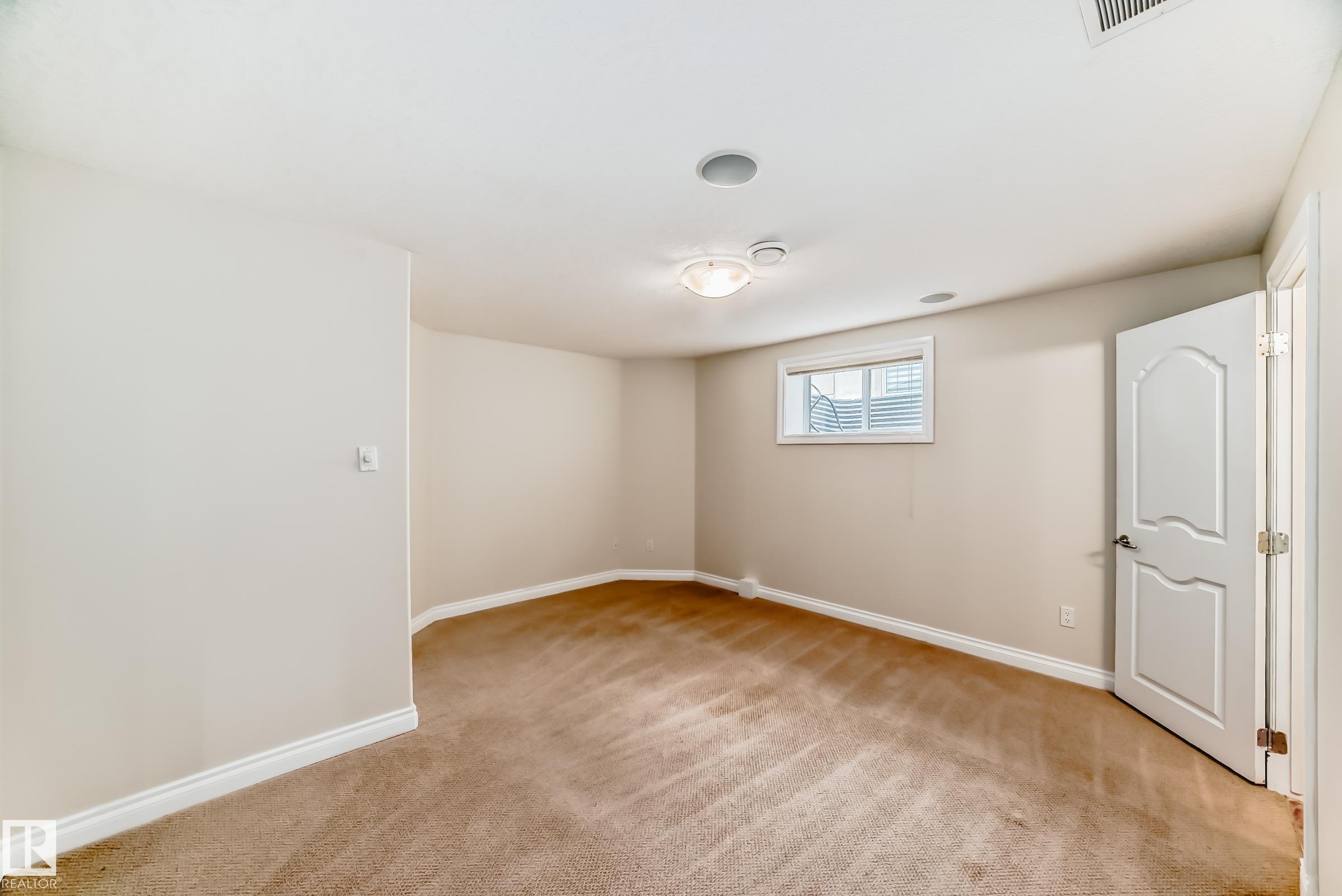 https://zimg.paragon.ice.com/ParagonImages/Property/PM/RAE/225400963/52/0/0/60ed857dcad63b9686323501979af631/1/dacfcebc4e48ea867790b14edc5f8892/225400963-559f2068-3626-4447-9297-adb079239f48.JPG