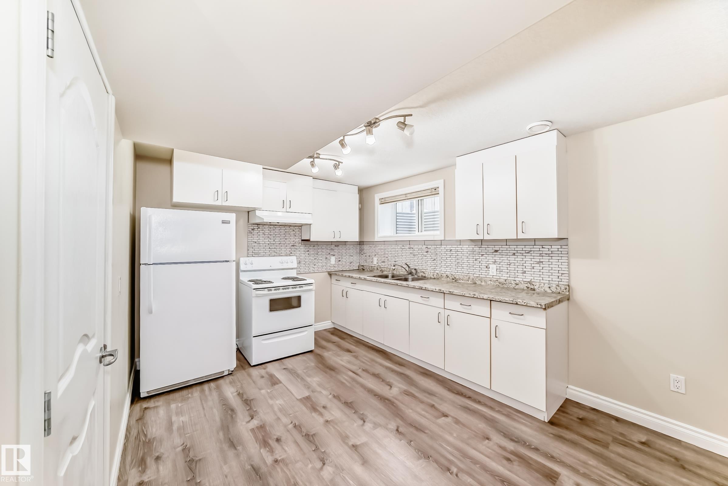 https://zimg.paragon.ice.com/ParagonImages/Property/PM/RAE/225400963/56/0/0/21dde498b9f578bdba905e9e156440d0/1/dacfcebc4e48ea867790b14edc5f8892/225400963-3ab6dc07-b0fc-450c-82d2-e9b0c04c719d.JPG