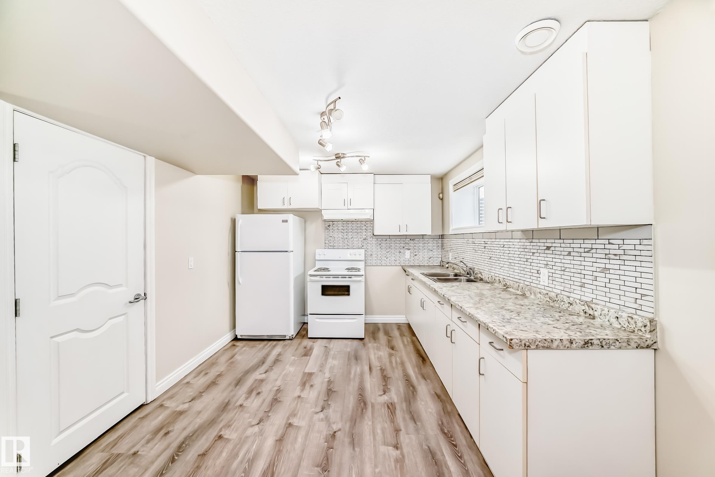 https://zimg.paragon.ice.com/ParagonImages/Property/PM/RAE/225400963/57/0/0/3448ceb3e9cb429cf110f8c06057fb1c/1/dacfcebc4e48ea867790b14edc5f8892/225400963-a2ee3fba-0c06-40ed-9216-4cc84e8c229d.JPG