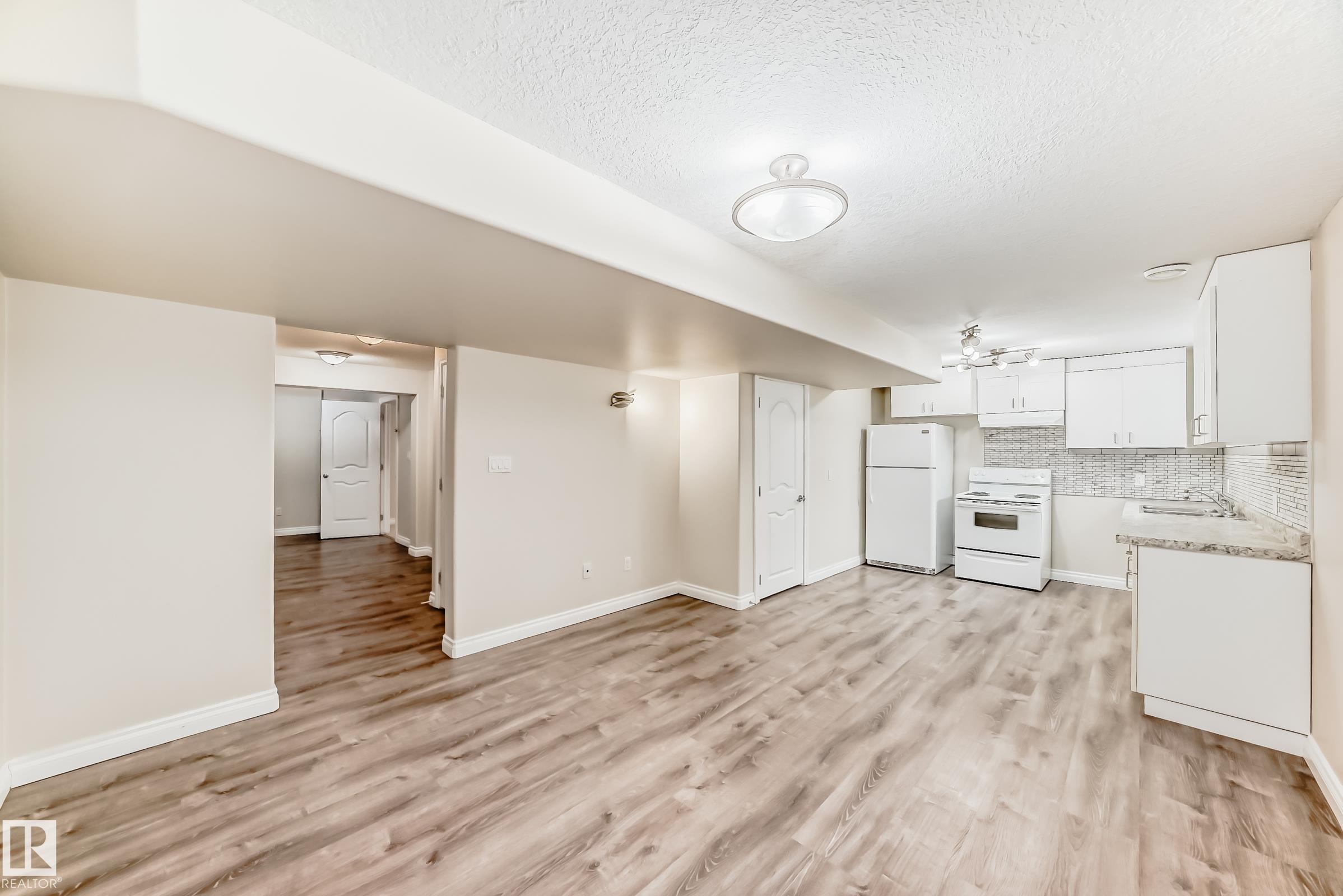 https://zimg.paragon.ice.com/ParagonImages/Property/PM/RAE/225400963/61/0/0/100251723823a9a24136e5aeb1d5f21f/1/dacfcebc4e48ea867790b14edc5f8892/225400963-eb83b883-0797-452a-9cff-2209215e78e8.JPG