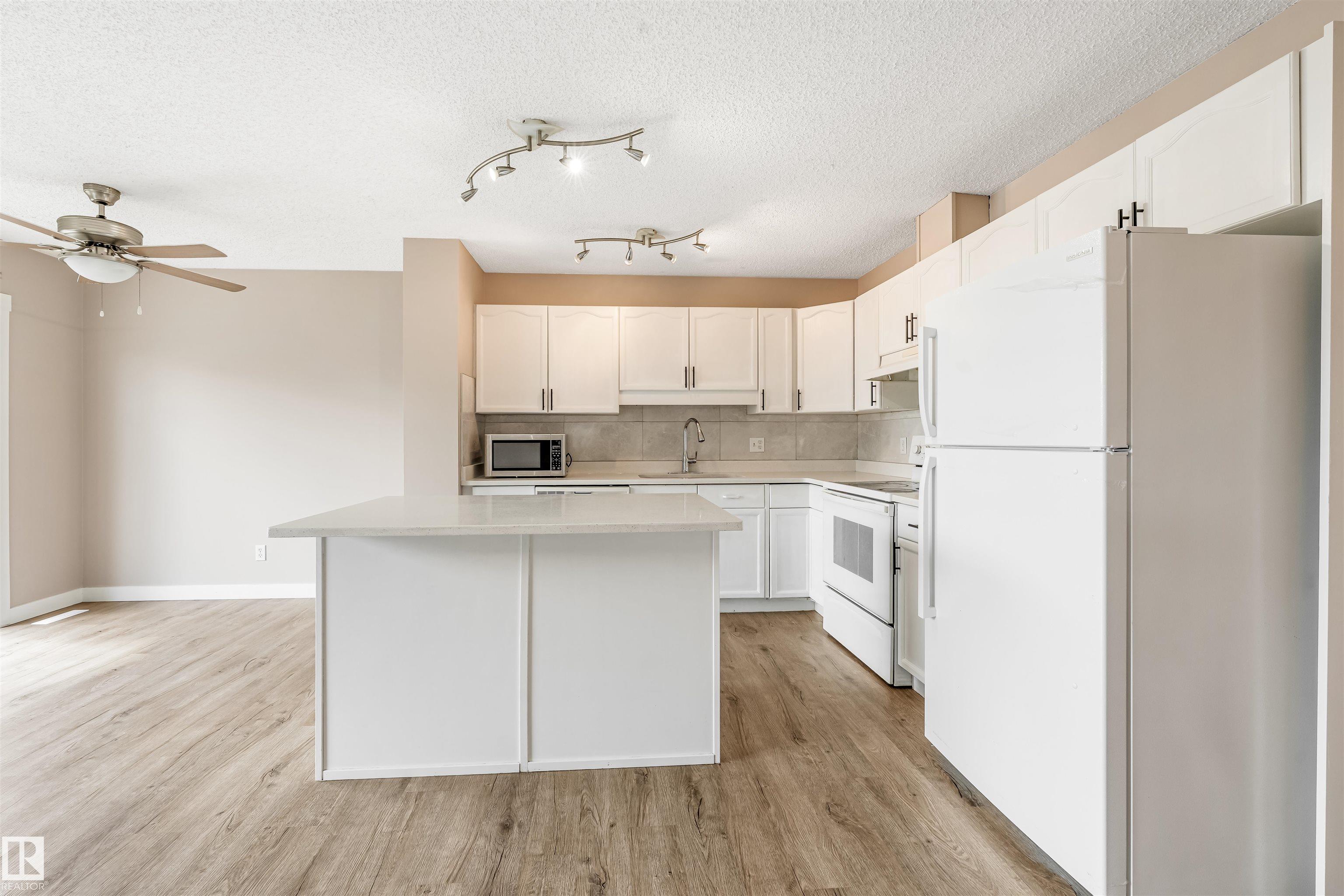 Photo 12 at 2131 37b Avenue NW, Wild Rose, Edmonton