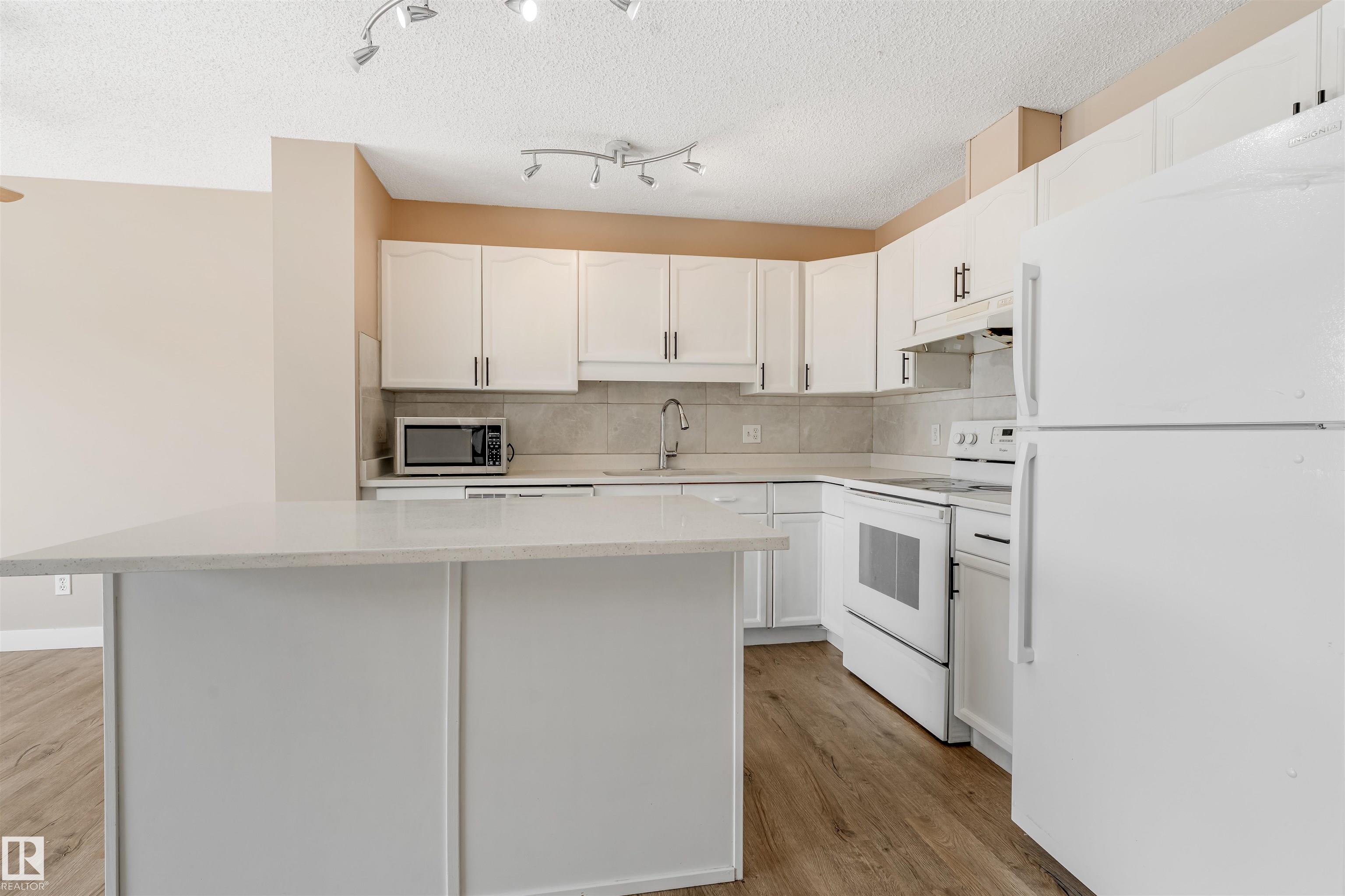 2131 37b Avenue NW, Wild Rose, Edmonton