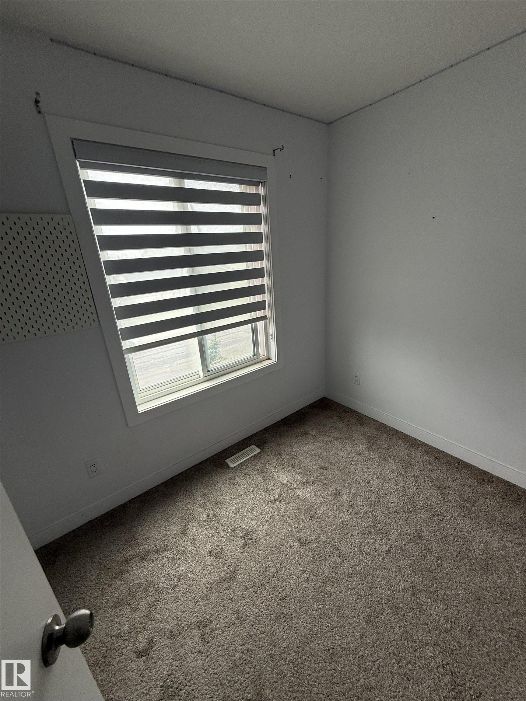Photo 6 at 11402 133 Avenue NW, Kensington, Edmonton