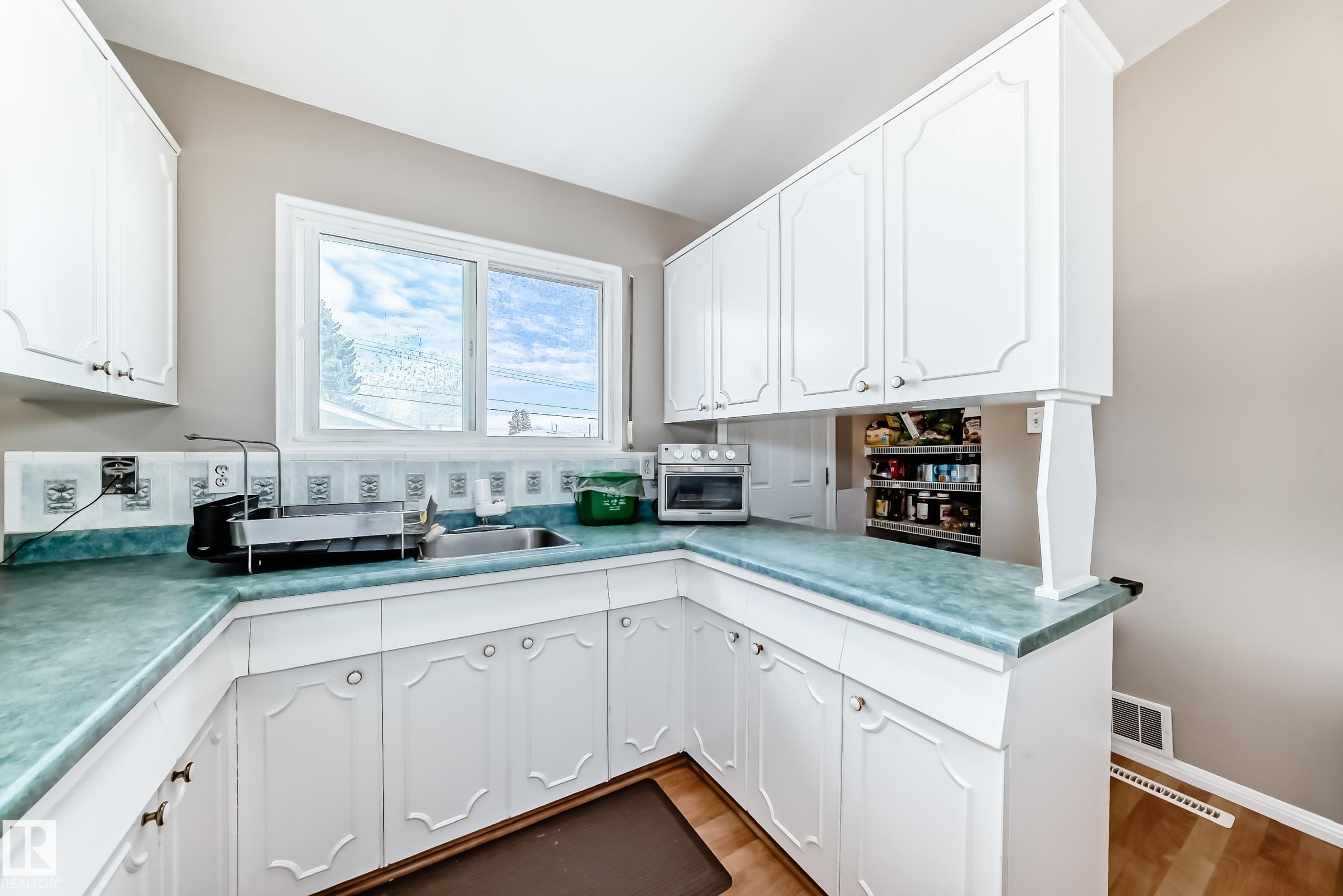 Photo 8 at 13419 70 Street NW, Delwood, Edmonton