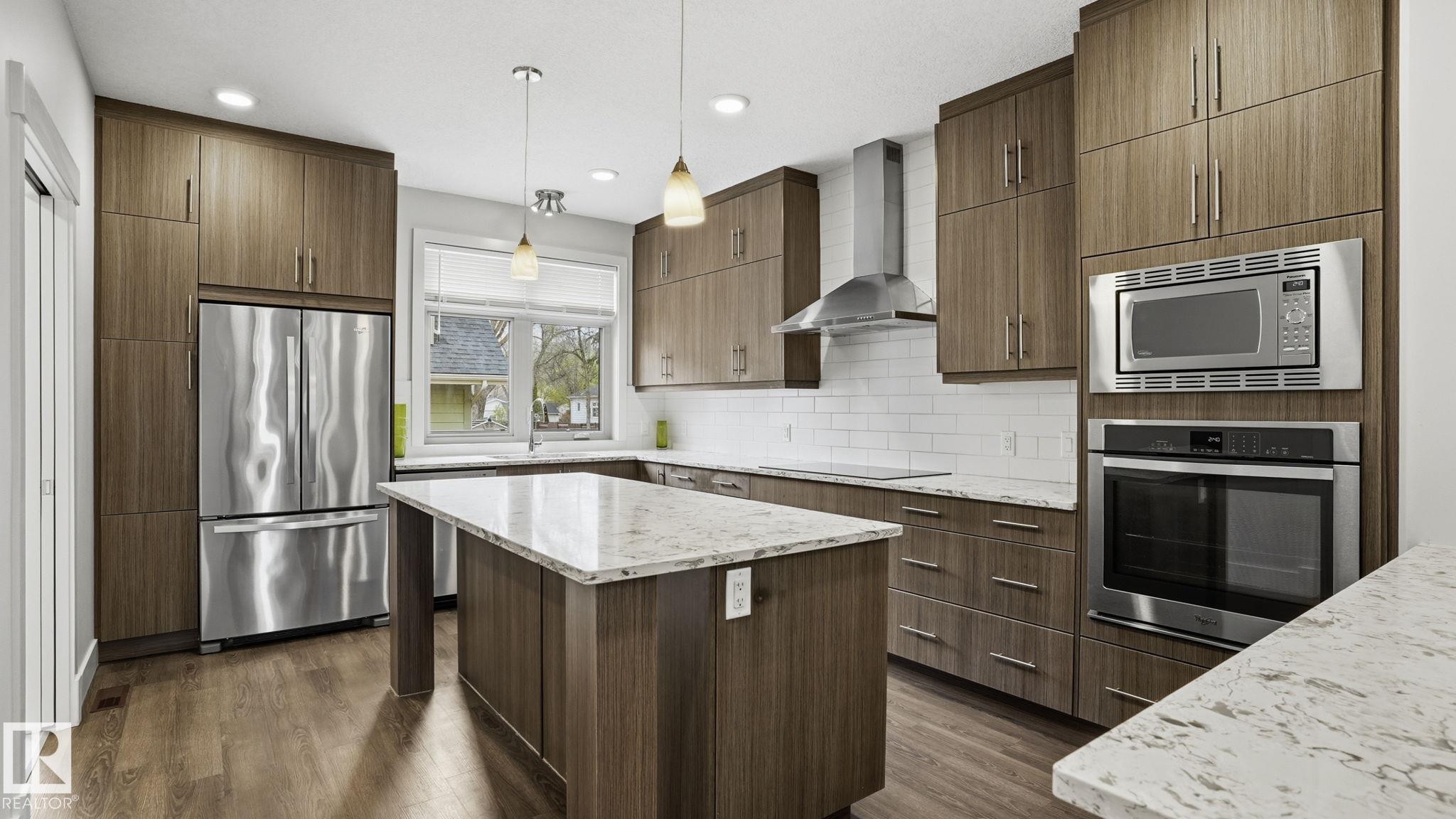 Photo 12 at 11002 University Avenue NW, Garneau, Edmonton