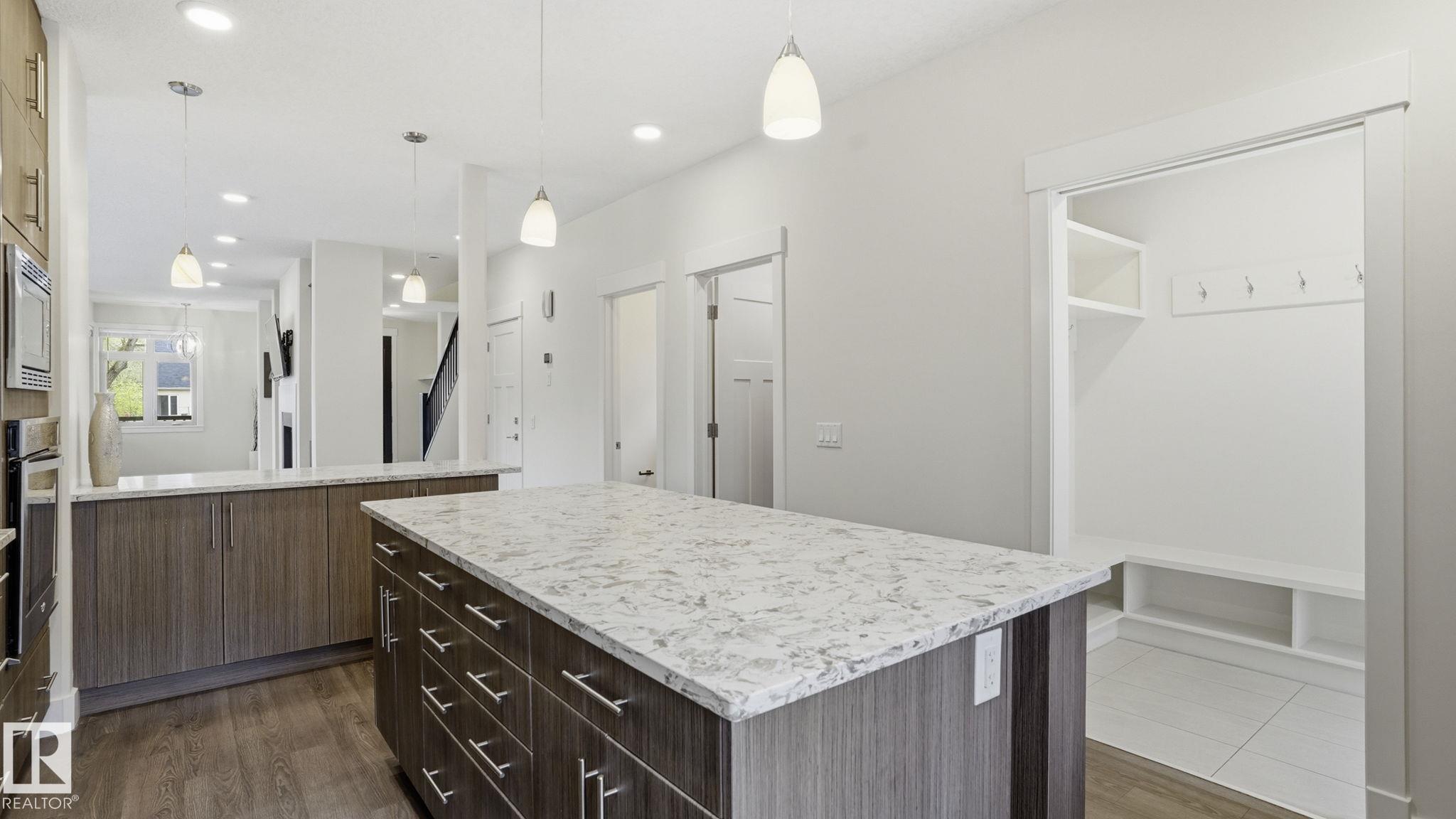 https://zimg.paragon.ice.com/ParagonImages/Property/PM/RAE/225400978/13/0/0/aa414b7ed9cfec18174385f1dd3ca205/1/f37b83269243142f8b3ac602b8cdbe1e/225400978-b20019f6-8c98-4722-bdf5-97cd3f43d09d.JPG