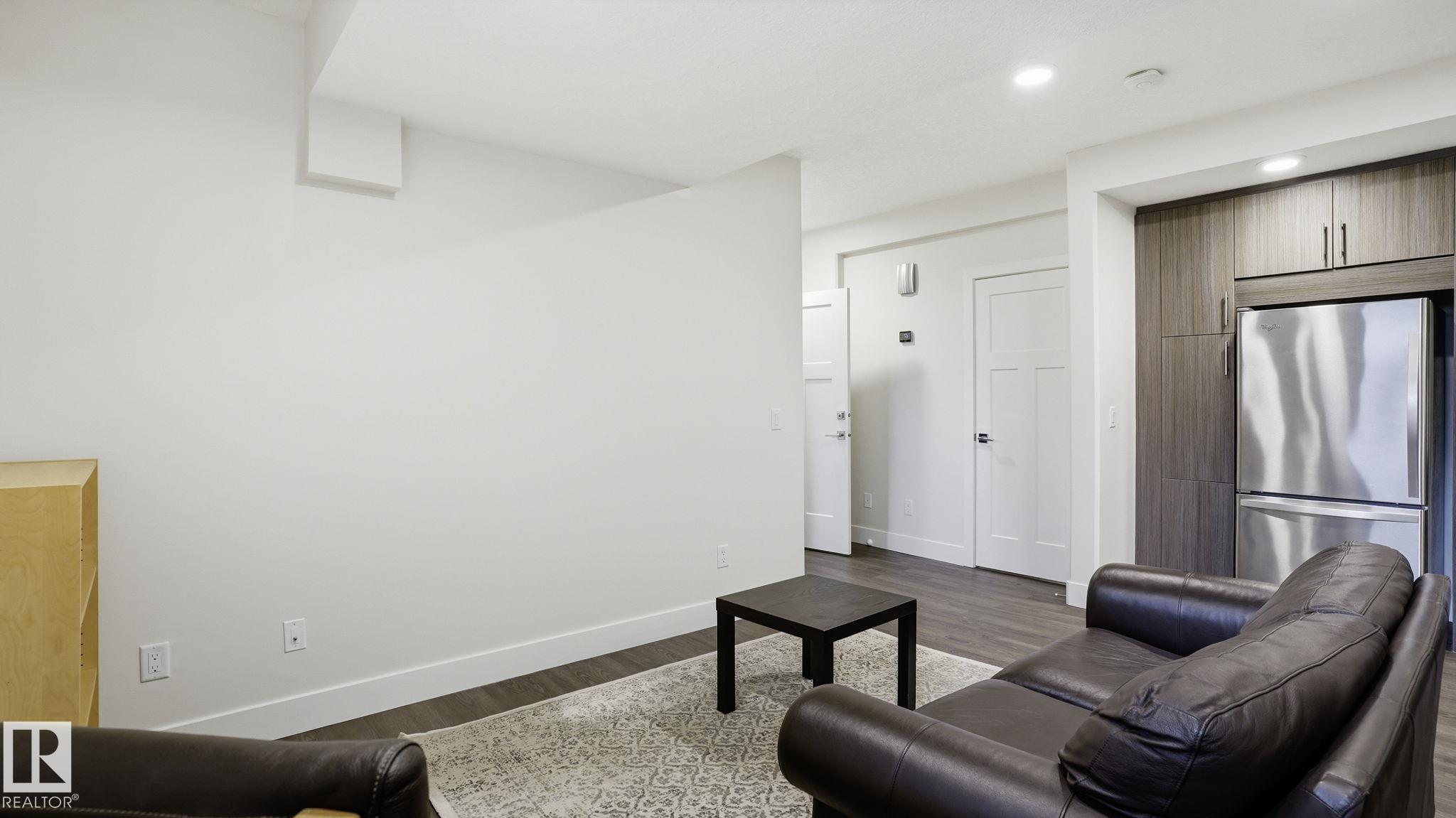https://zimg.paragon.ice.com/ParagonImages/Property/PM/RAE/225400978/32/0/0/aff94d37ad1ba7efeab9ce709e220ab1/1/f37b83269243142f8b3ac602b8cdbe1e/225400978-45aded9b-2692-4b70-a53a-c573269edabe.JPG