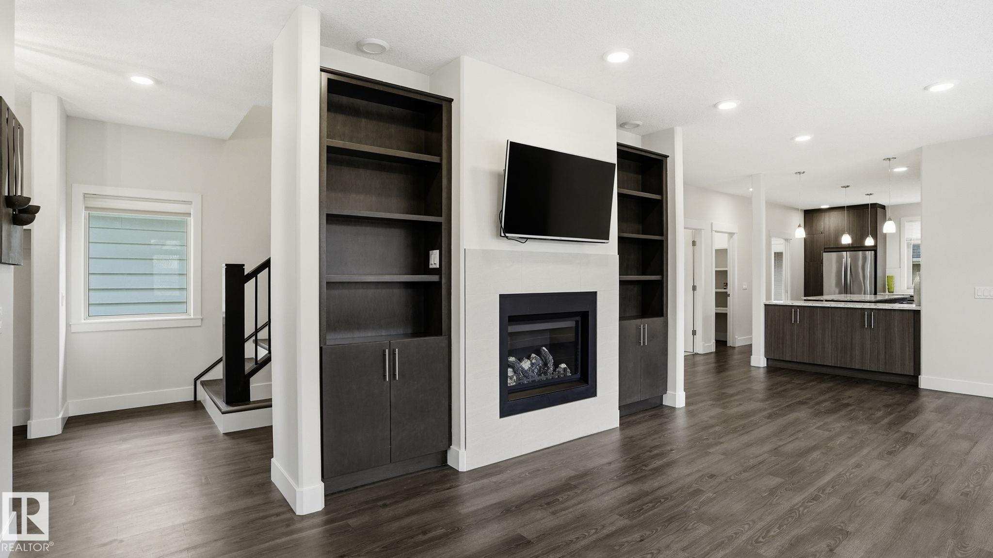 Picture for 11002 University AV NW