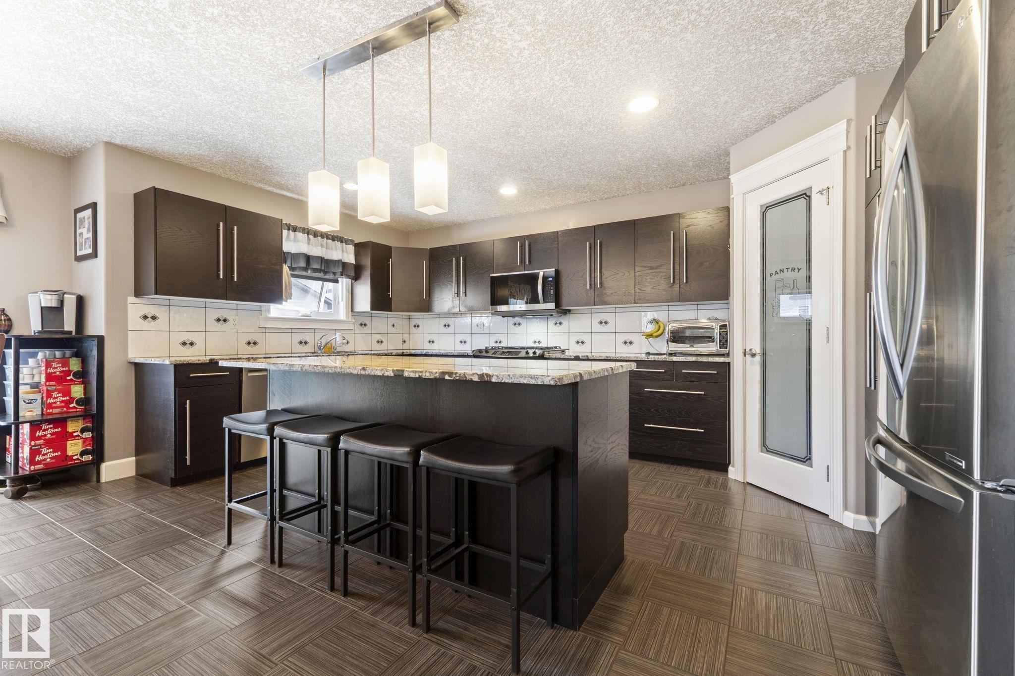 https://zimg.paragon.ice.com/ParagonImages/Property/PM/RAE/225400979/12/0/0/0ac06ac18328ad20756ee314b4e165b6/1/818669a61a9ee1309f15817c87ac0f95/225400979-643960f5-3d6a-4b60-8f8a-ddf076338f88.JPG