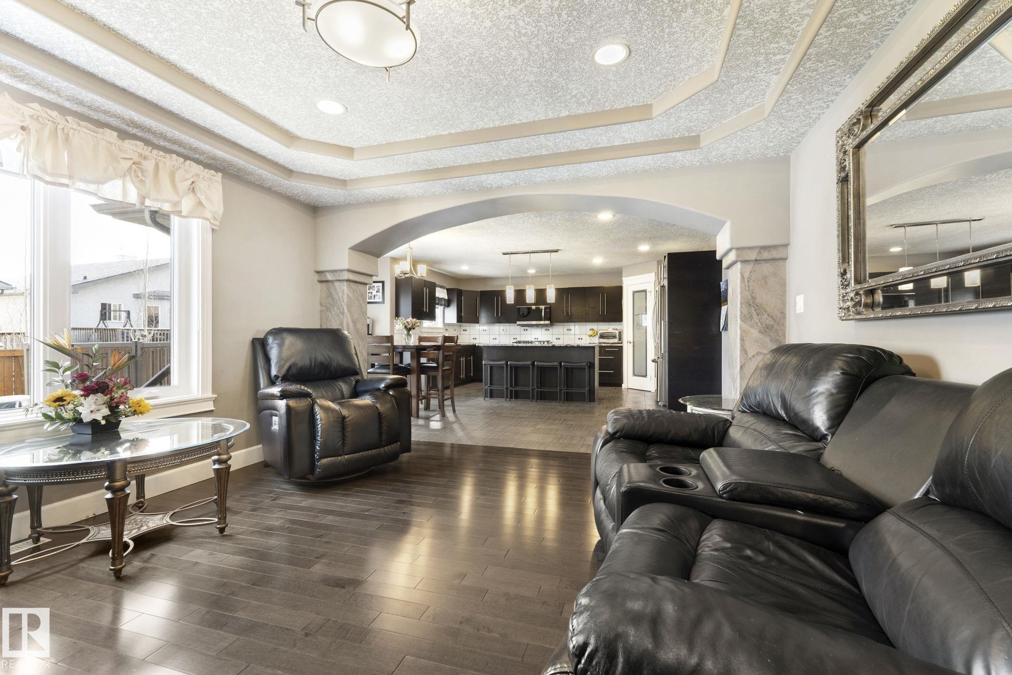 https://zimg.paragon.ice.com/ParagonImages/Property/PM/RAE/225400979/19/0/0/de22568a40ac298aa26d3b9b42431ab7/1/818669a61a9ee1309f15817c87ac0f95/225400979-c102bf99-2132-4d96-815f-c98be2604c9e.JPG