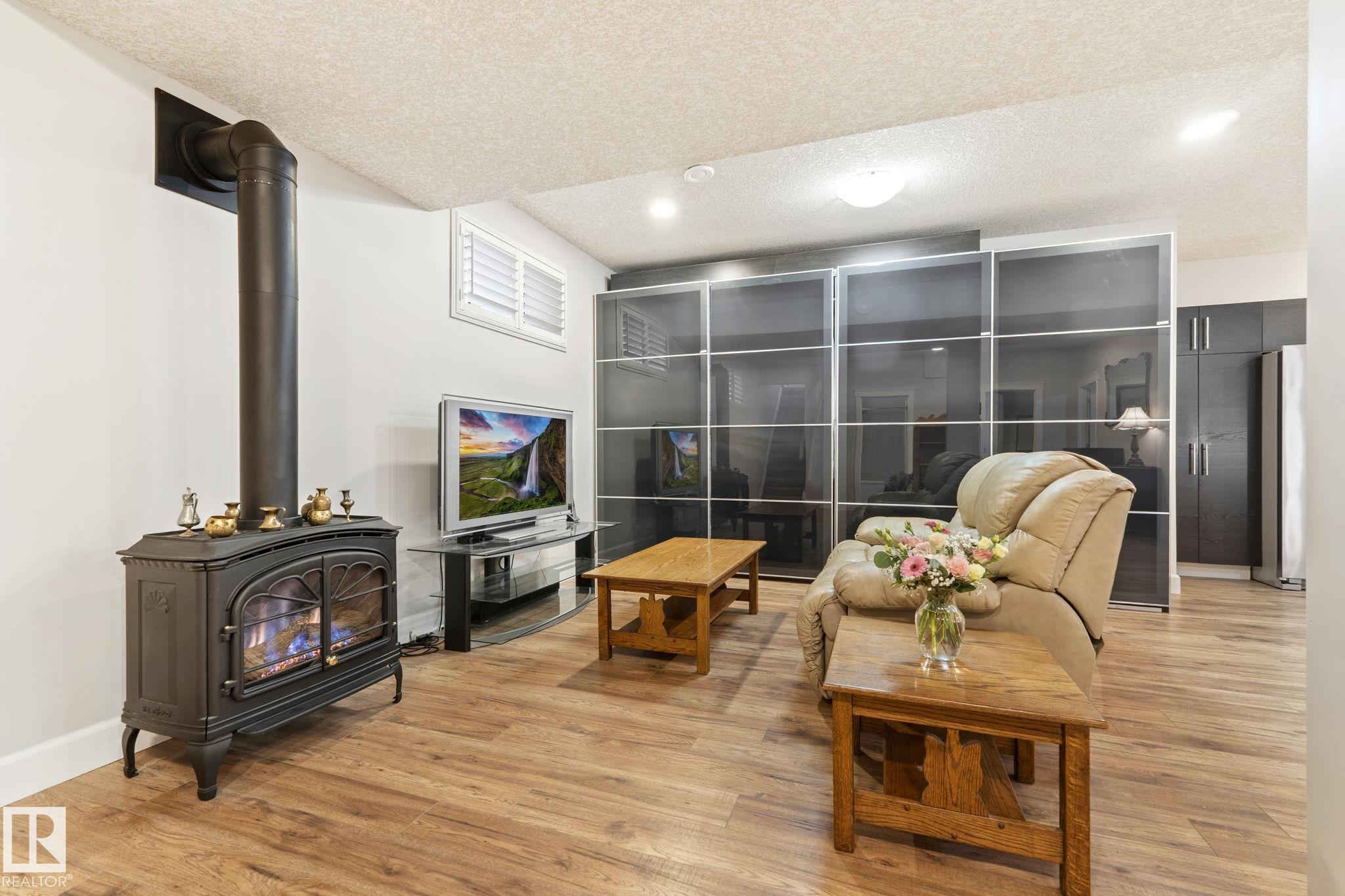 https://zimg.paragon.ice.com/ParagonImages/Property/PM/RAE/225400979/43/0/0/b4891d0b6bdc9efd7e82947ca79f8716/1/818669a61a9ee1309f15817c87ac0f95/225400979-54164a3b-6dc8-4e83-8ced-91b90a31098f.JPG