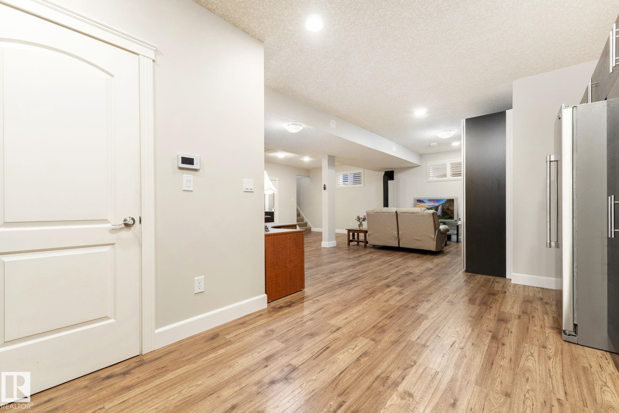 https://zimg.paragon.ice.com/ParagonImages/Property/PM/RAE/225400979/47/0/0/5d4b4a916bbec483a8249a0d9b333dda/1/818669a61a9ee1309f15817c87ac0f95/225400979-43073a8a-535e-40e7-ac9f-05644d1f1028.JPG