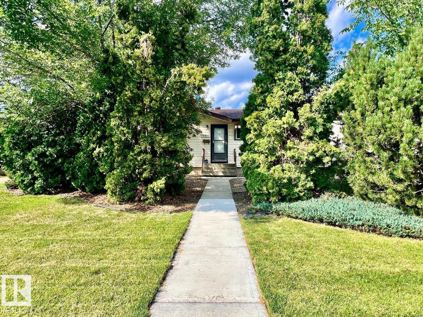 10812 52 Avenue NW, Pleasantview, Edmonton