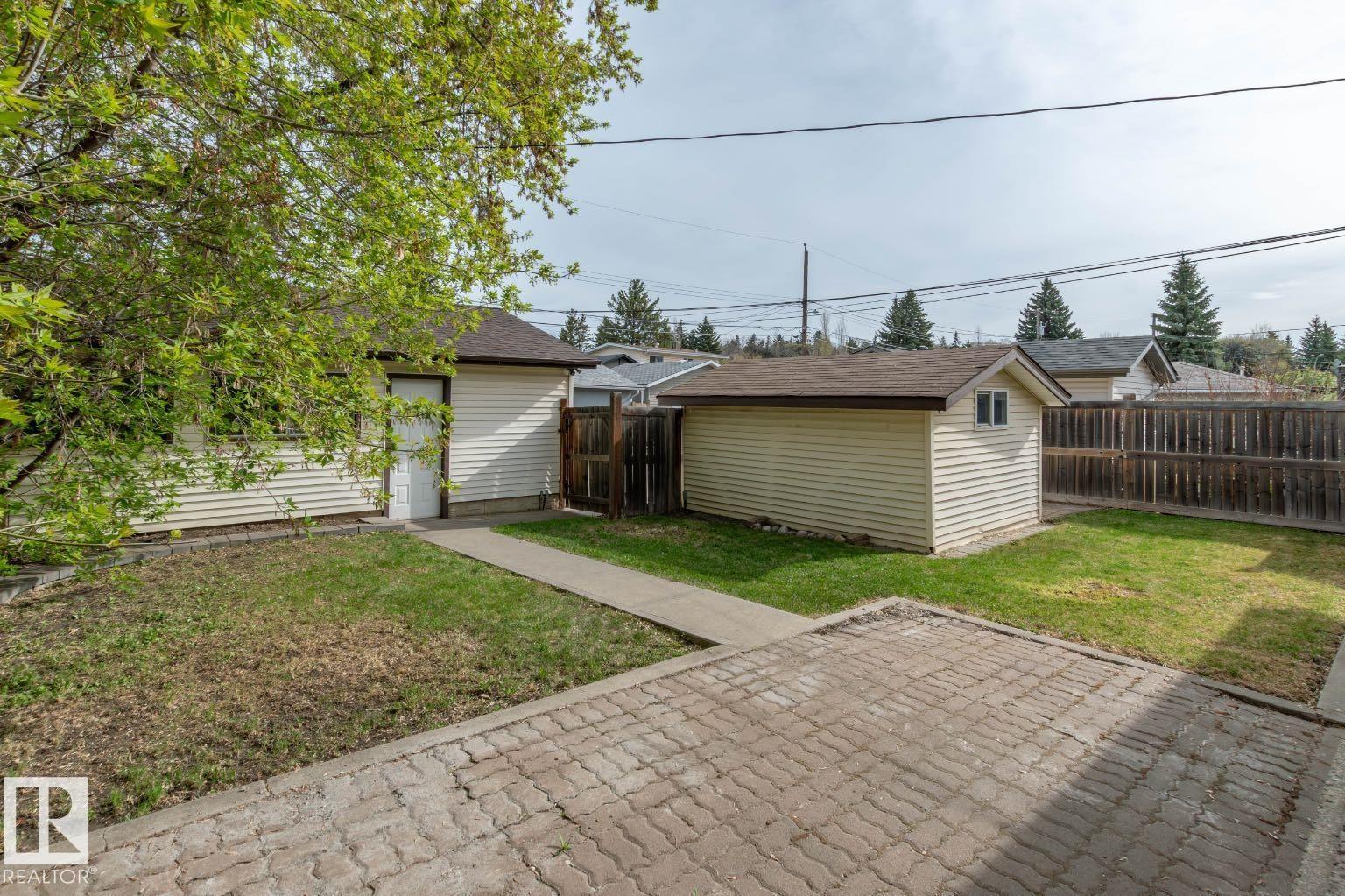 Photo 34 at 10812 52 Avenue NW, Pleasantview, Edmonton