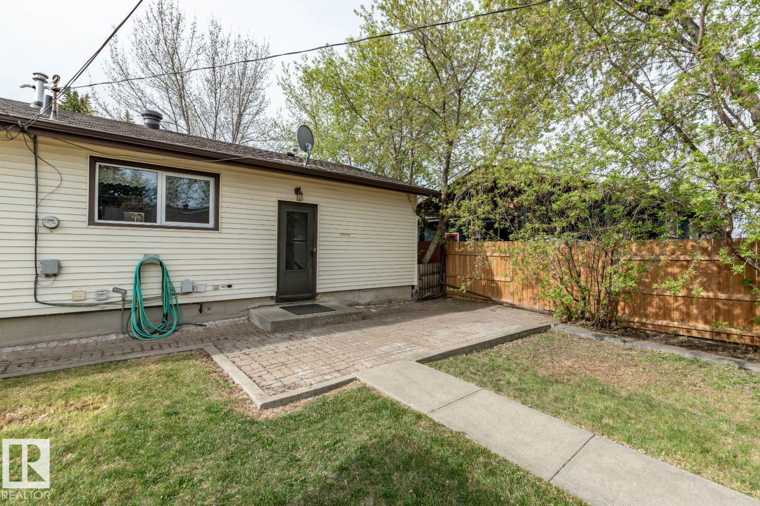 Photo 36 at 10812 52 Avenue NW, Pleasantview, Edmonton