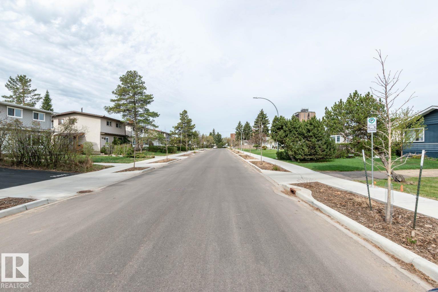 Photo 41 at 10812 52 Avenue NW, Pleasantview, Edmonton