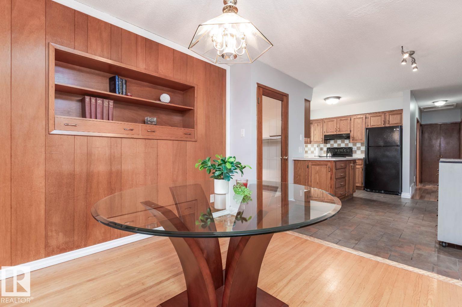 Photo 9 at 10812 52 Avenue NW, Pleasantview, Edmonton