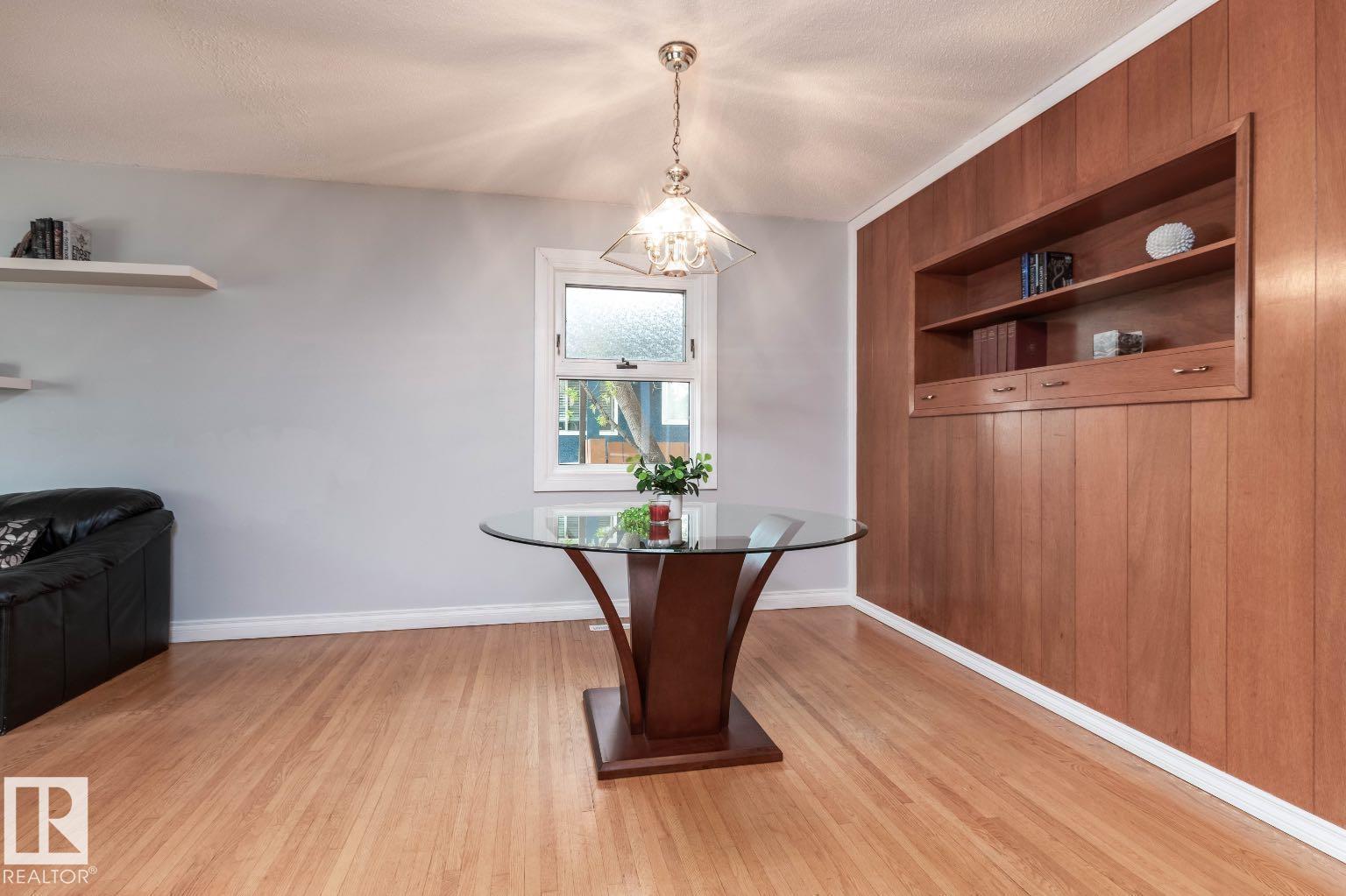 Photo 10 at 10812 52 Avenue NW, Pleasantview, Edmonton