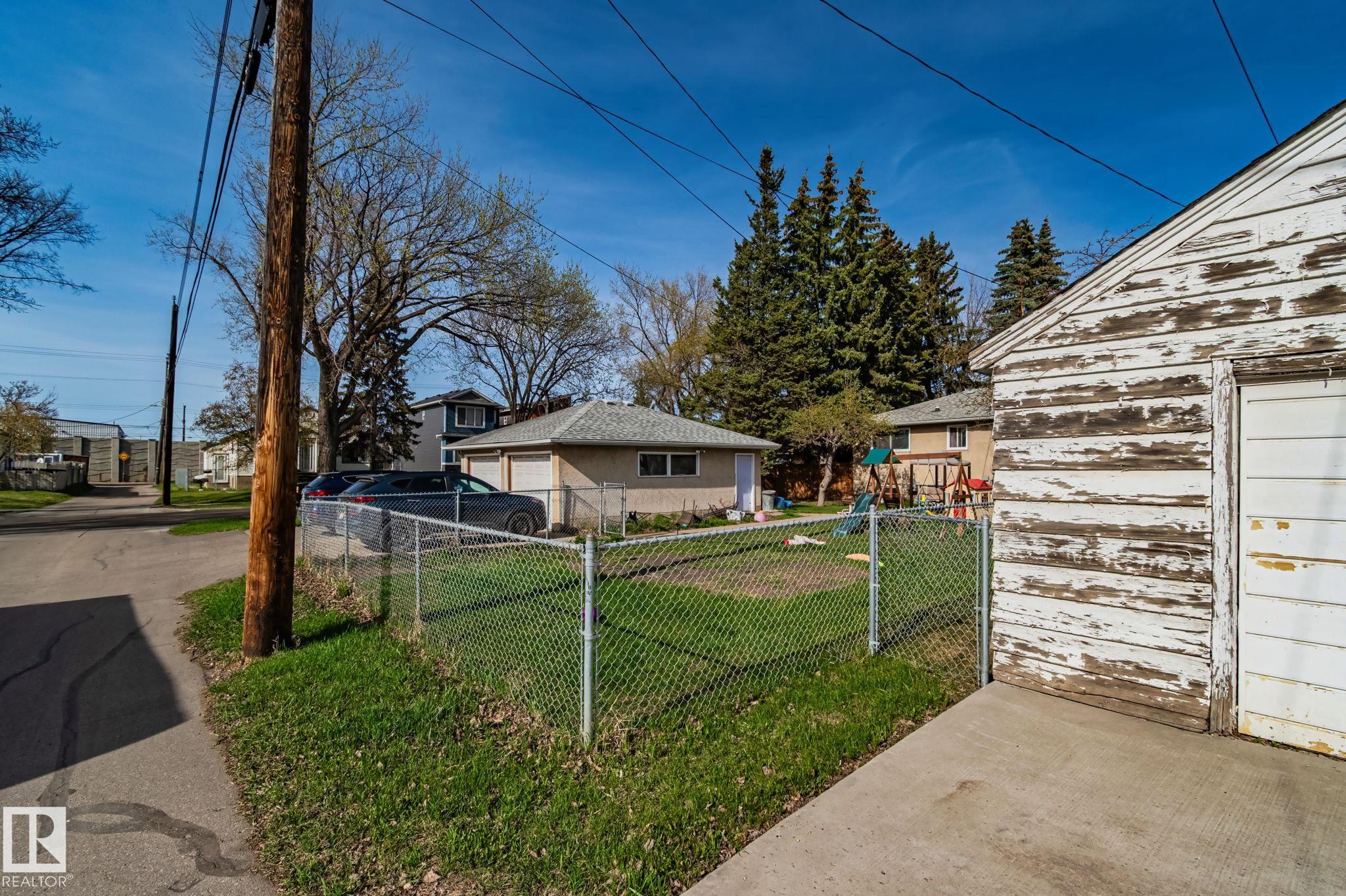 https://zimg.paragon.ice.com/ParagonImages/Property/PM/RAE/225400985/10/0/0/6aad651210e2592ad1fea28911d49937/1/3adf0fb1cbef2463946153eab3009866/225400985-ae368352-0337-49d8-955a-2b6238ad1c42.JPG