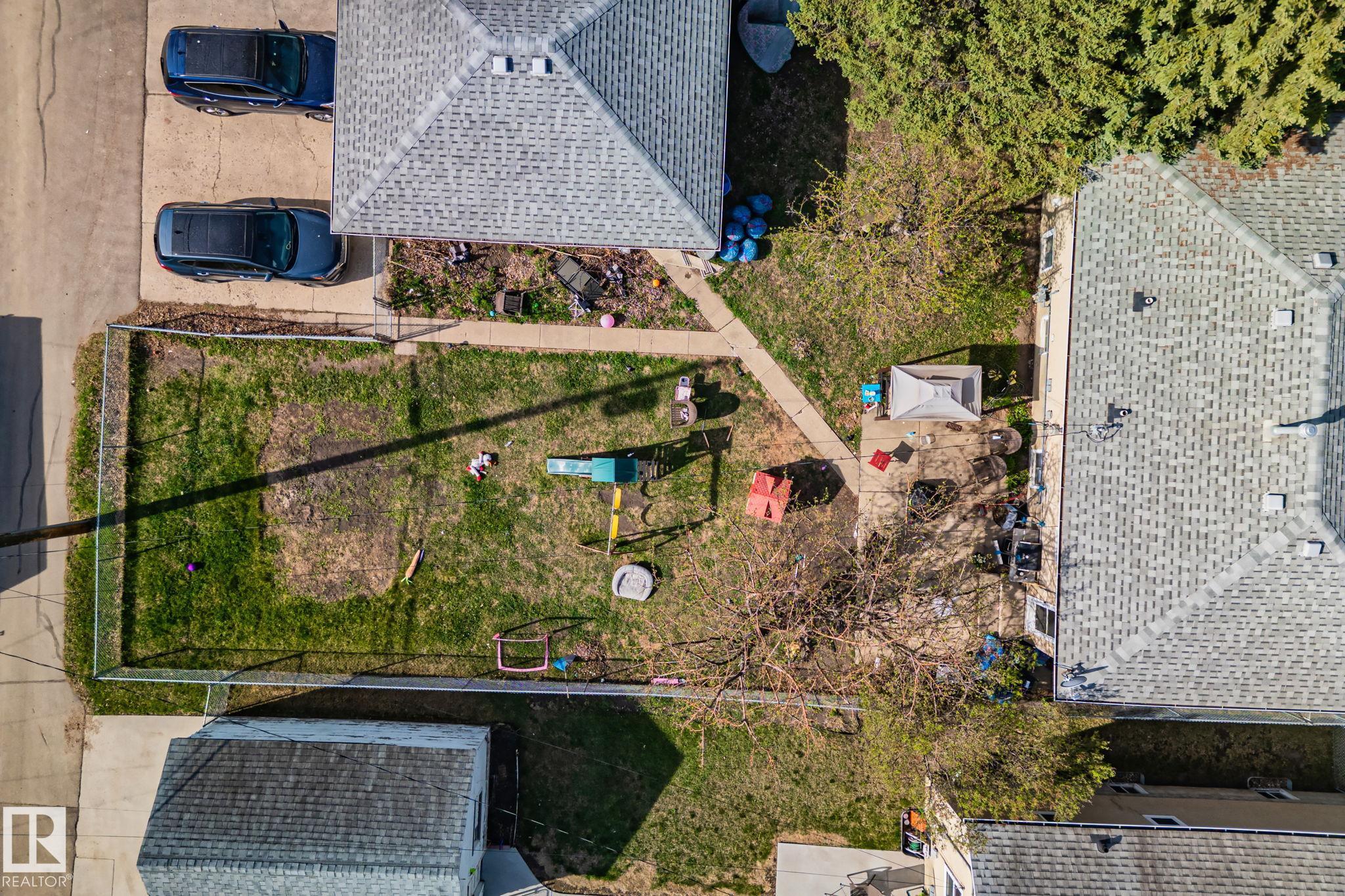 https://zimg.paragon.ice.com/ParagonImages/Property/PM/RAE/225400985/14/0/0/d1021fae5c9804186b064f8fd6d49597/1/3adf0fb1cbef2463946153eab3009866/225400985-fa14afda-39cf-4880-889b-7075bfcb7bbc.JPG