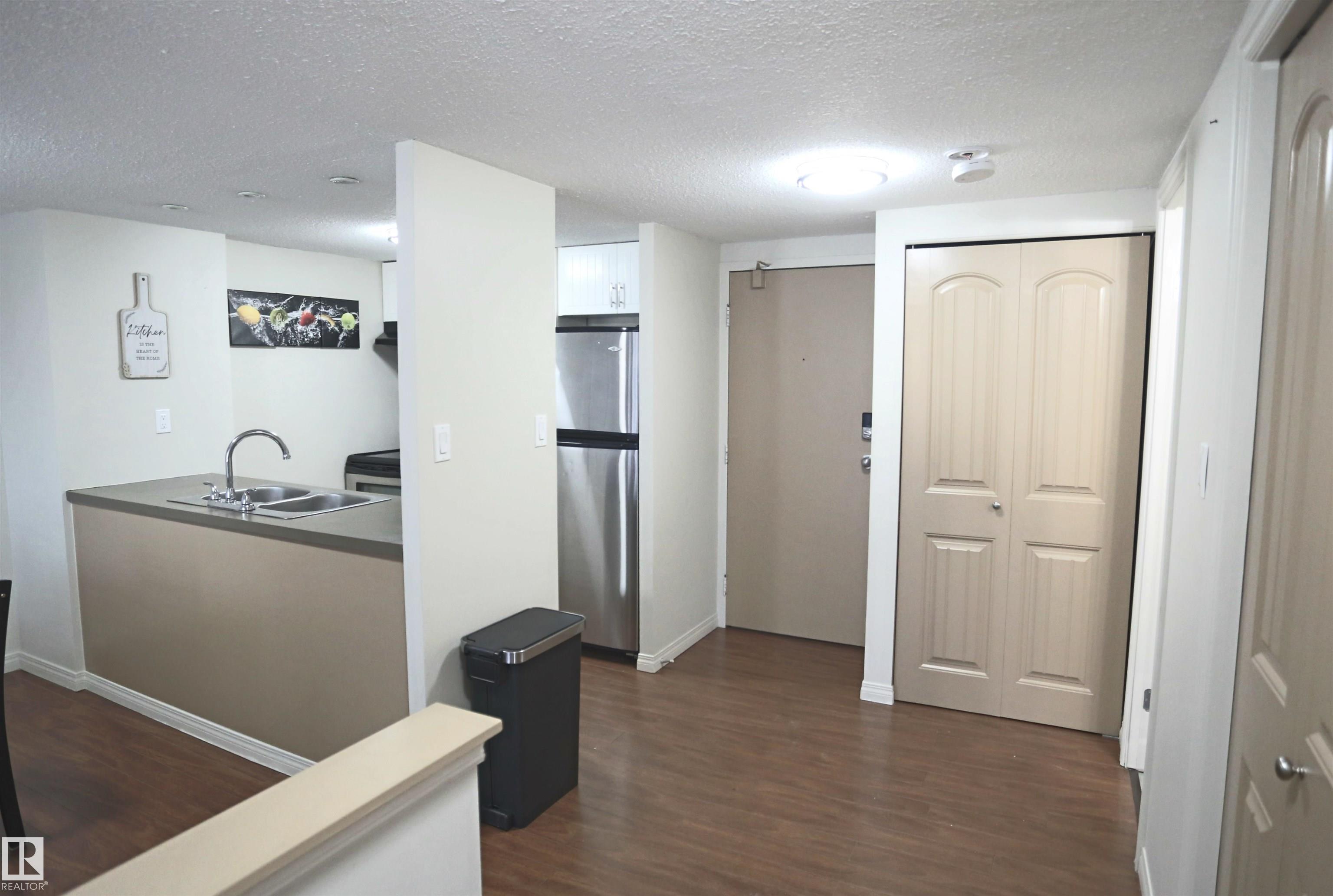 Photo 8 at 804 - 10160 114 Street NW, Wîhkwêntôwin, Edmonton