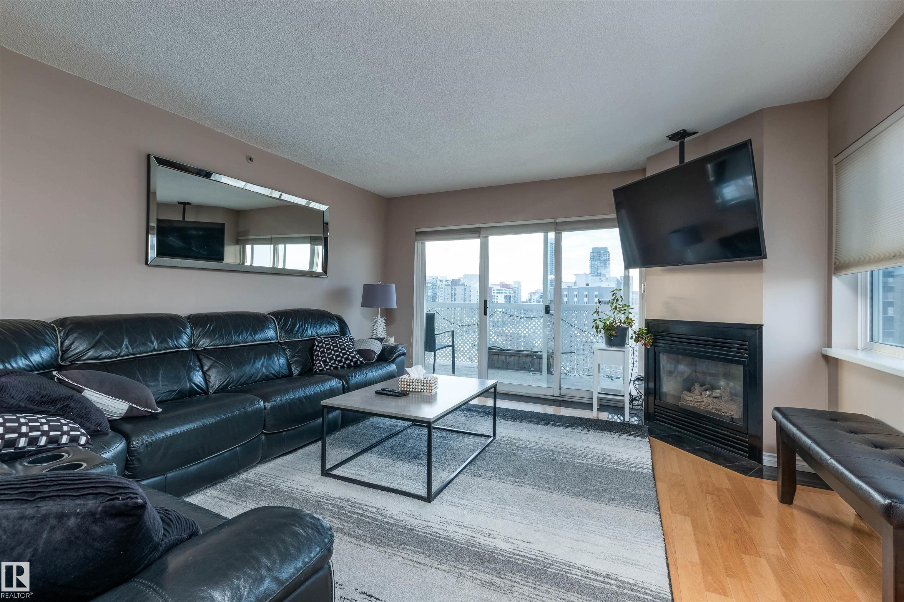 https://zimg.paragon.ice.com/ParagonImages/Property/PM/RAE/225400993/16/0/0/61c0a66bdb287a4b64d019df31c20b1a/1/09d42d883c1813e6176a694a125695d8/225400993-BB9F6BFC-1EA8-4CDF-AB35-C9111CDE4F38.JPG