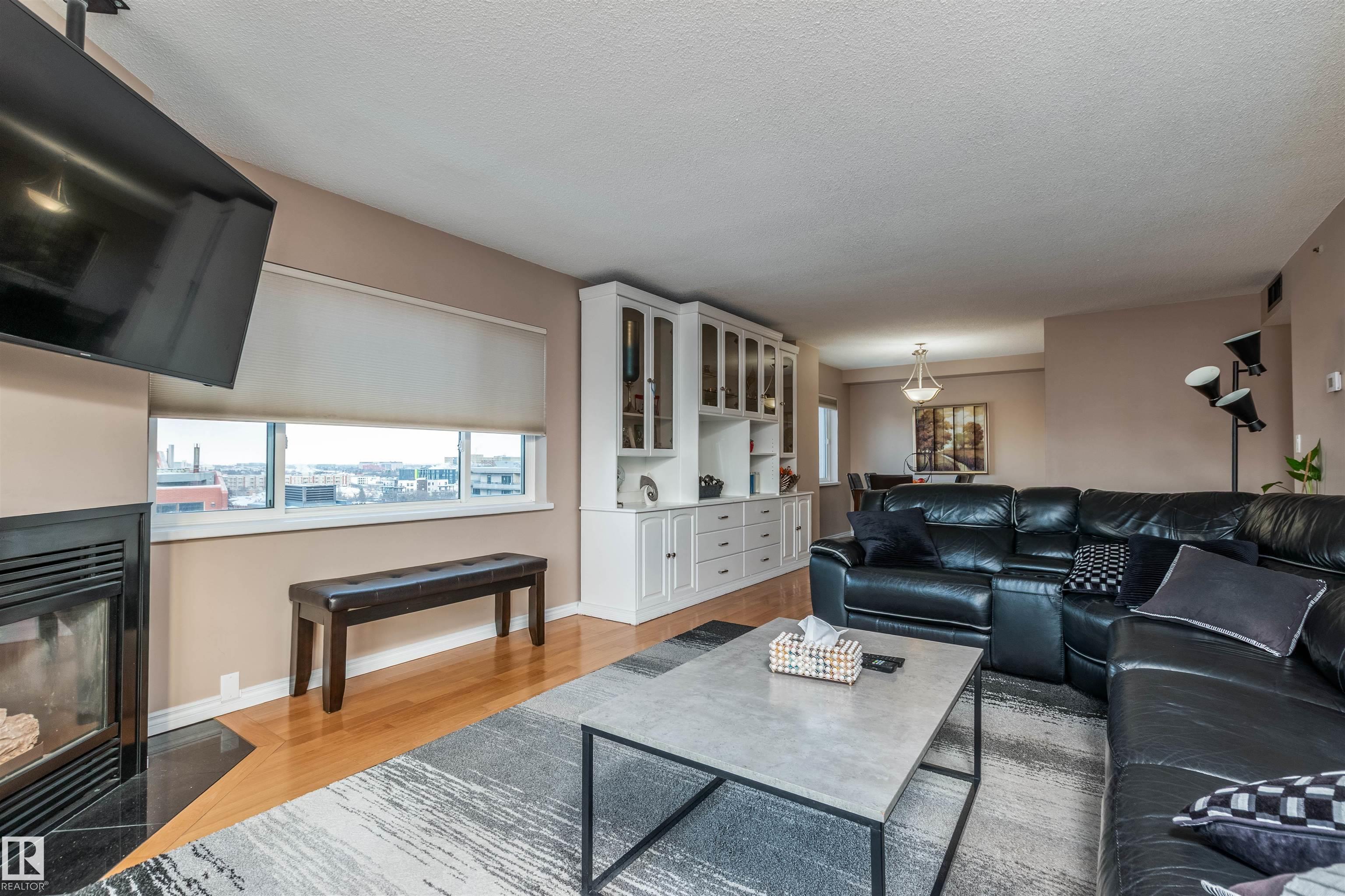https://zimg.paragon.ice.com/ParagonImages/Property/PM/RAE/225400993/18/0/0/de8021cb3d8a42071922ff3082230d34/1/09d42d883c1813e6176a694a125695d8/225400993-D54C384B-980E-4BCE-8B45-EF0EE8B4158F.JPG
