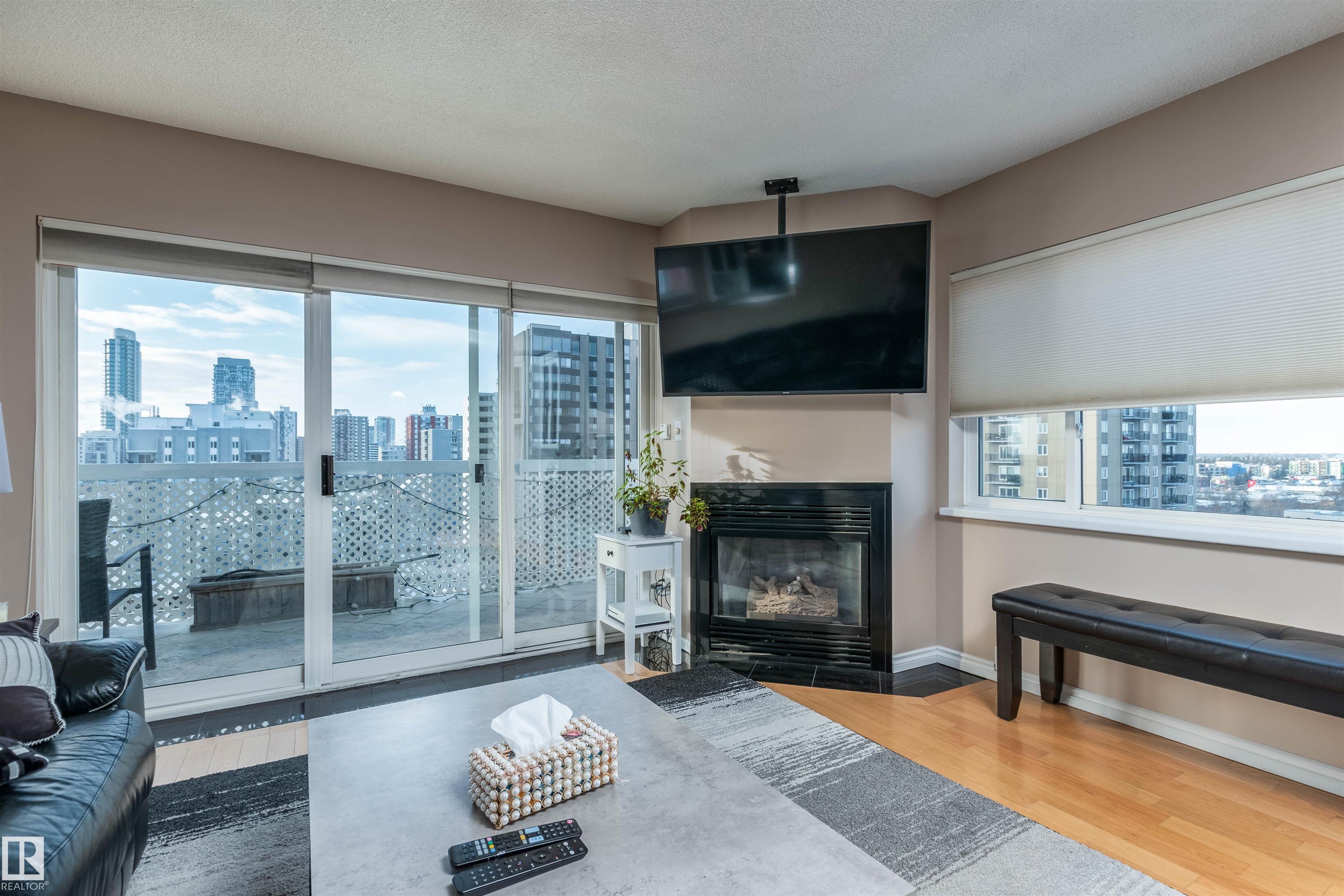 https://zimg.paragon.ice.com/ParagonImages/Property/PM/RAE/225400993/19/0/0/411b11511f25f0f57ef00e9c9606974b/1/09d42d883c1813e6176a694a125695d8/225400993-BA098BC0-23F7-4B63-A4E6-3408CBB46DB6.JPG