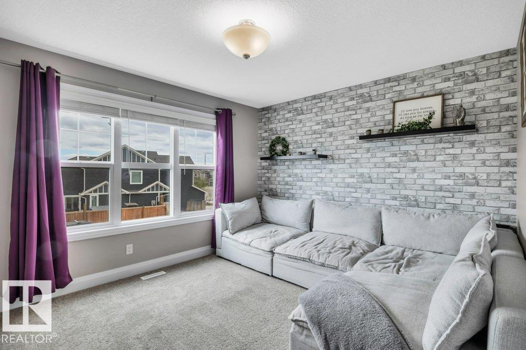 https://zimg.paragon.ice.com/ParagonImages/Property/PM/RAE/225400994/25/0/0/f7d5ede981a7b51856aaa78b205c1c27/1/256cd56ff7feceec7131ee6099f6d536/225400994-875e4d22-9343-4cc1-a79f-8359757d19cb.JPG