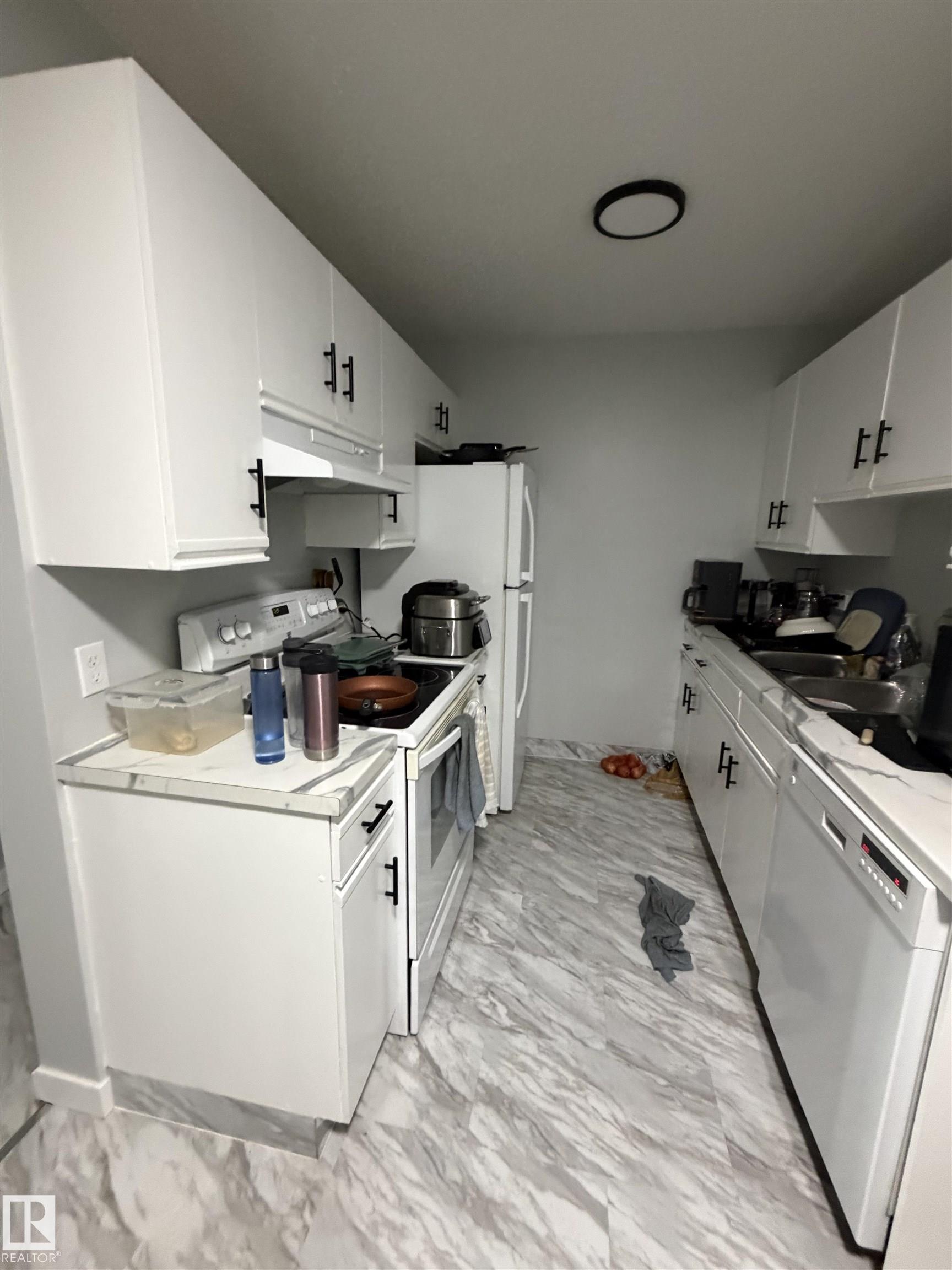 https://zimg.paragon.ice.com/ParagonImages/Property/PM/RAE/225401004/4/0/0/3cc0297cbee234fd1404ef419b9547bd/1/cec3d1de9eb6622d7270dcb321a3efec/225401004-f9c3229f-1ee1-4e20-bc14-21aad79d9a61.JPG