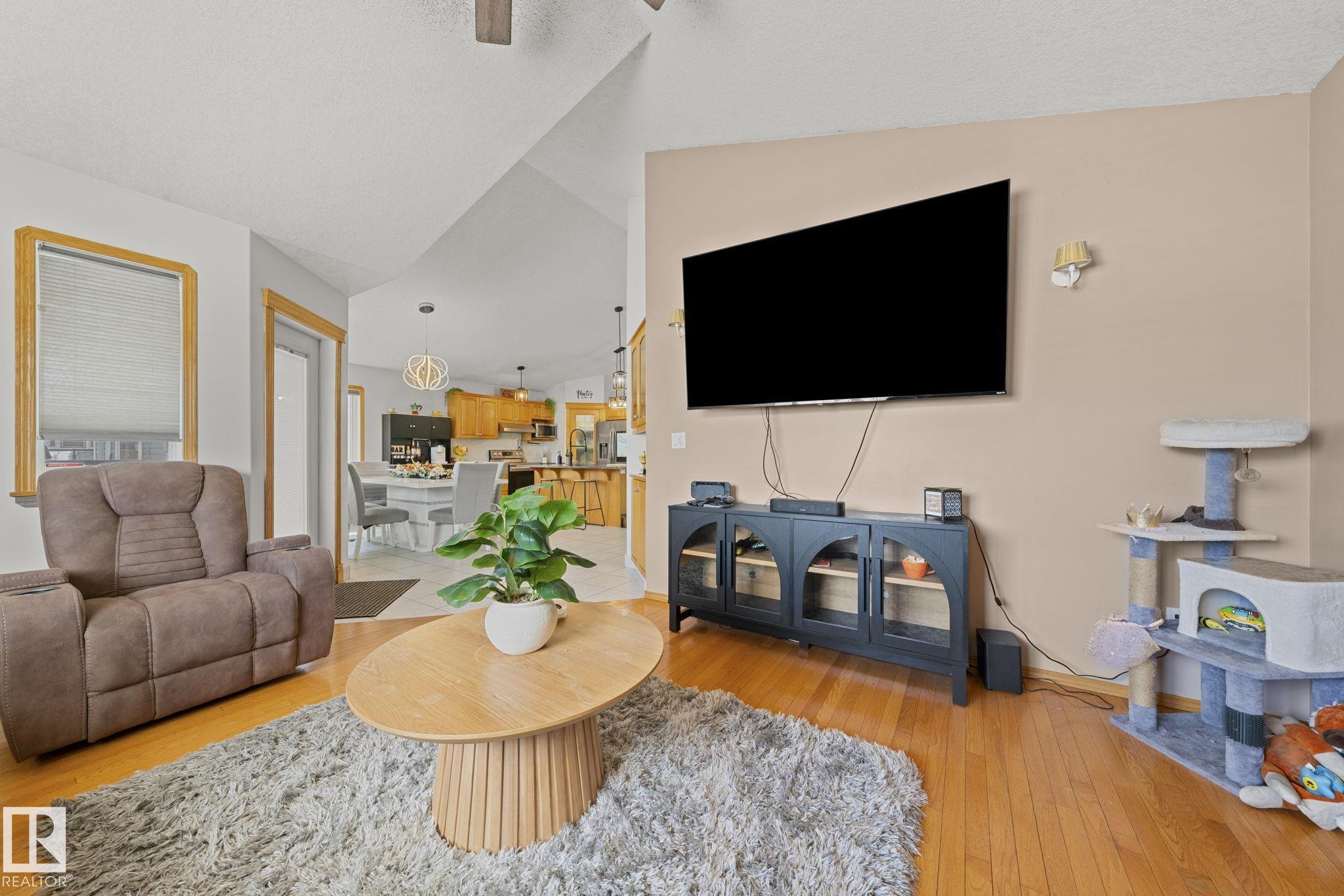 Photo 16 at 16513 67a Street NW, Ozerna, Edmonton