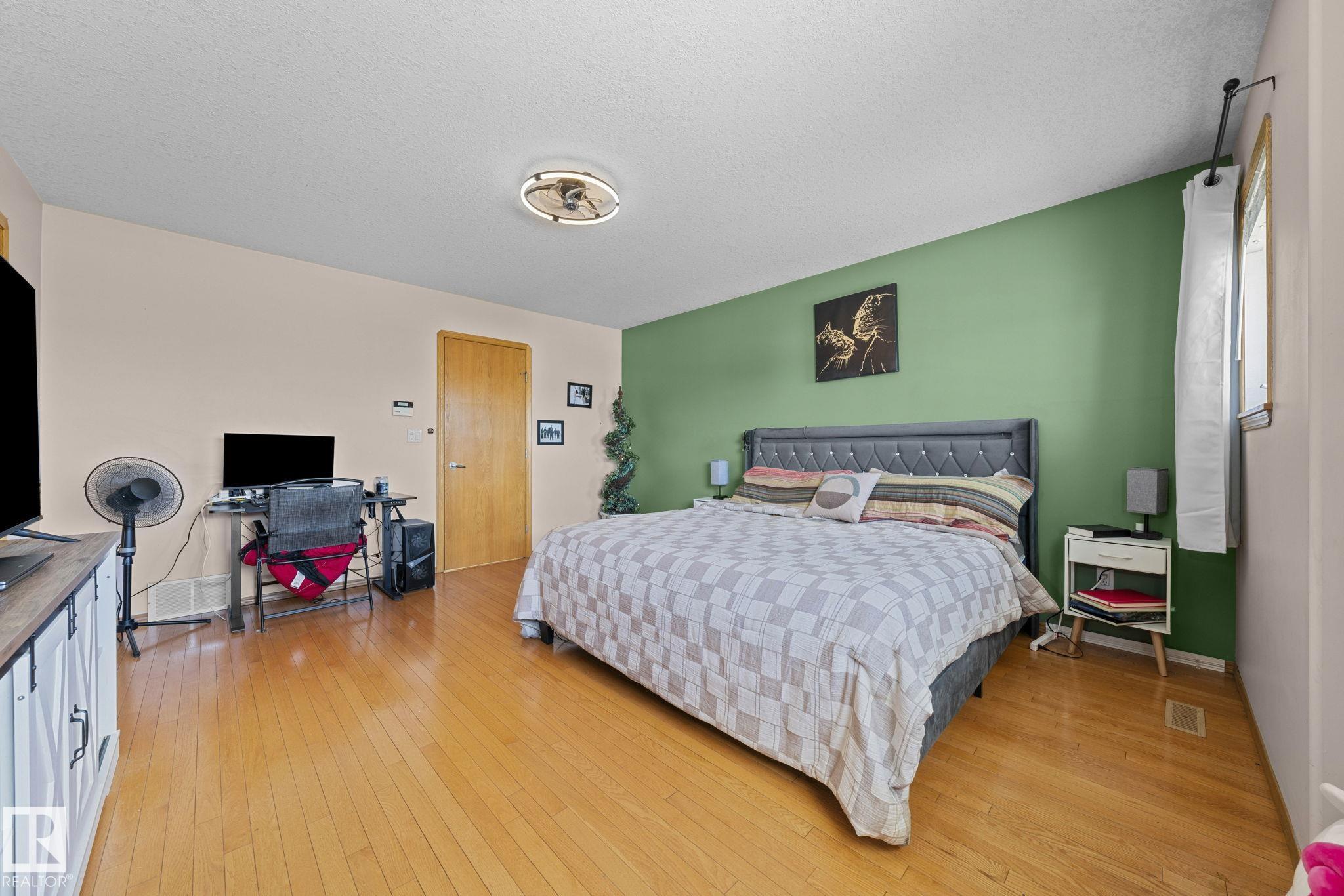 Photo 28 at 16513 67a Street NW, Ozerna, Edmonton