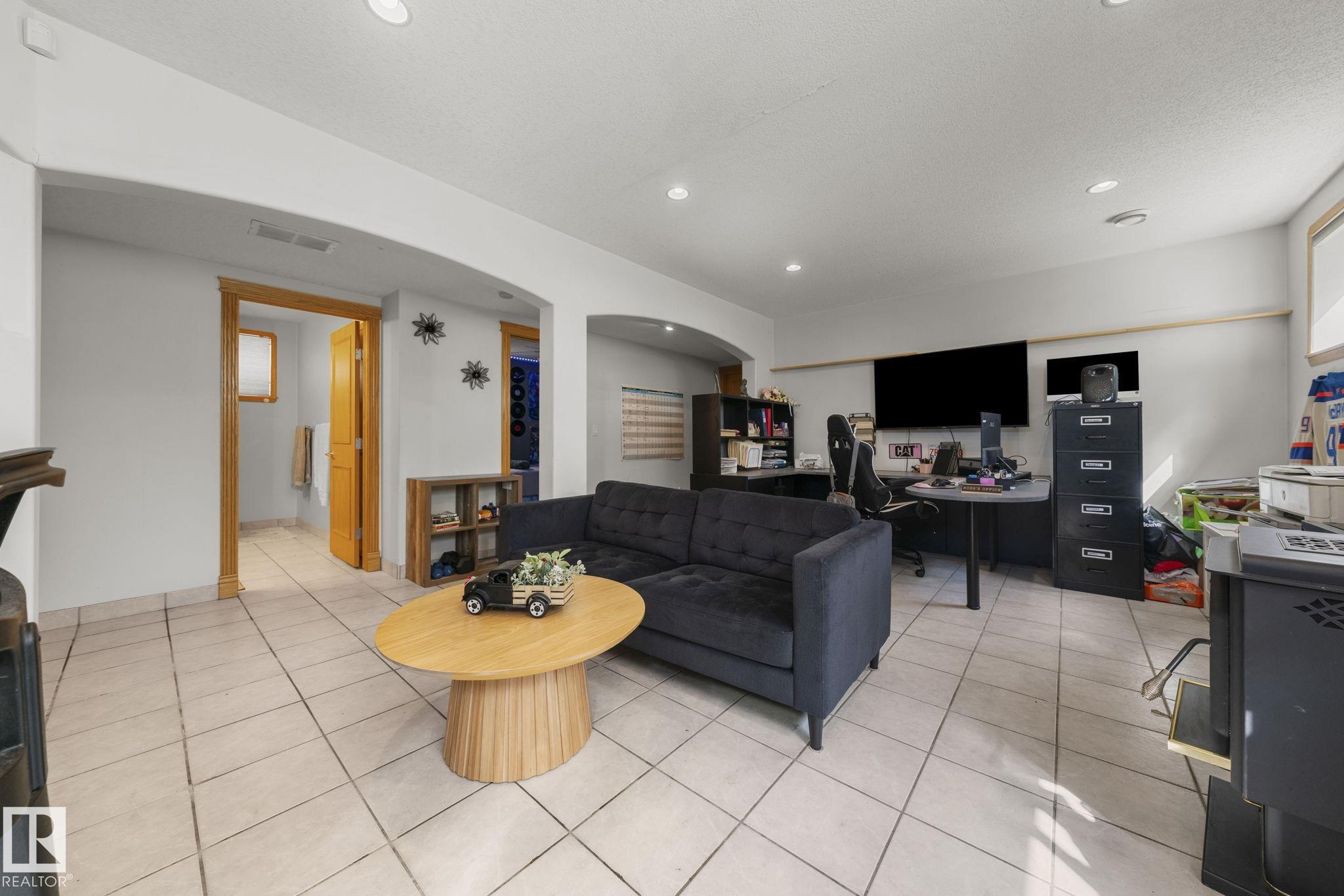 Photo 32 at 16513 67a Street NW, Ozerna, Edmonton