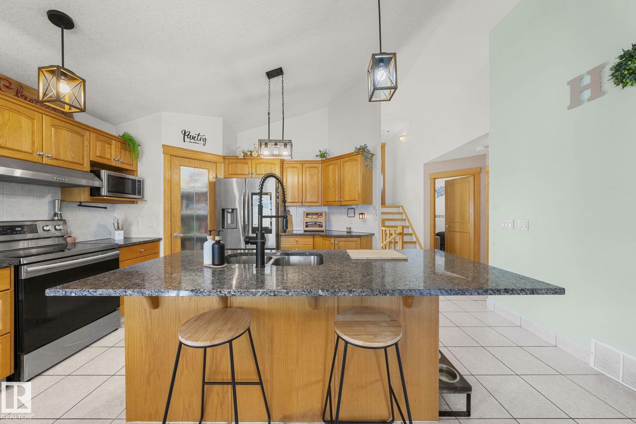 Photo 6 at 16513 67a Street NW, Ozerna, Edmonton