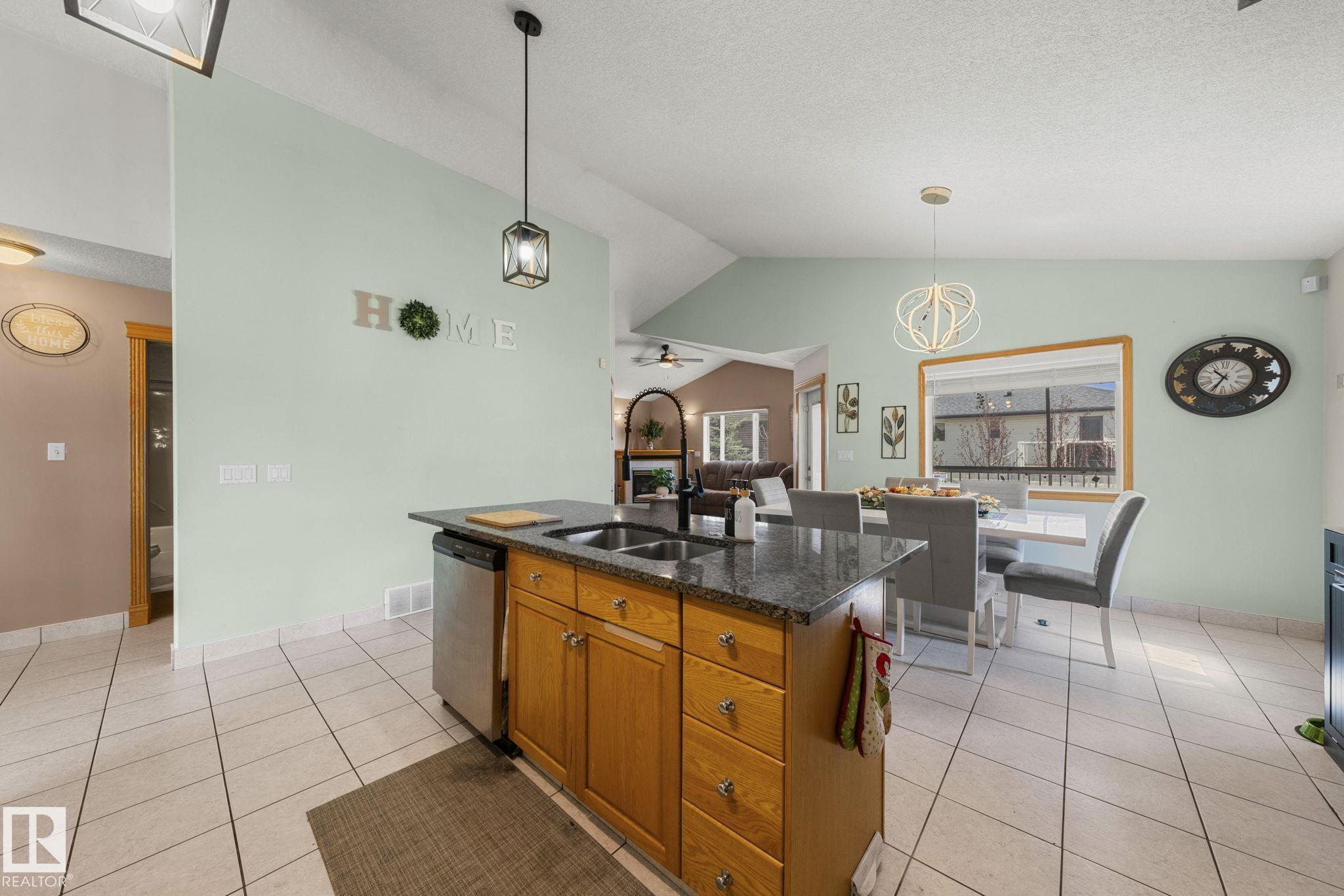 Photo 8 at 16513 67a Street NW, Ozerna, Edmonton