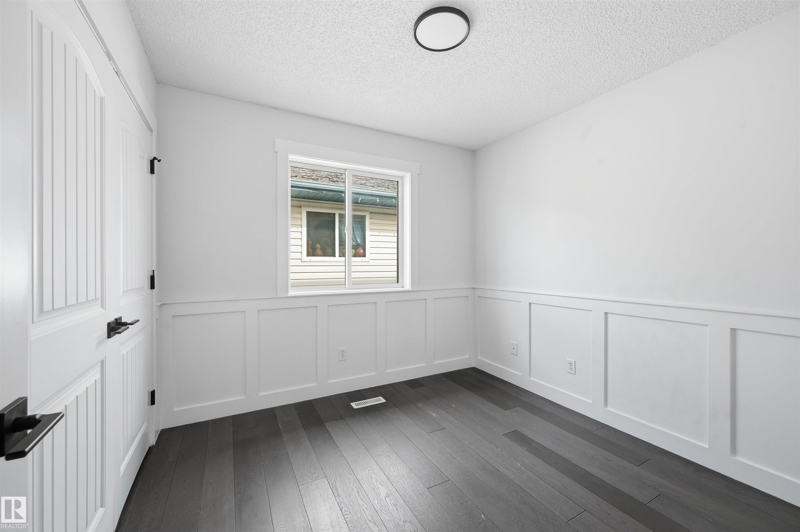 https://zimg.paragon.ice.com/ParagonImages/Property/PM/RAE/225401008/12/0/0/123ad4de1243daff99296b5a10c9478a/1/0bd1ead4c2ccd9812e5fd89509dc5446/225401008-6a99447d-62b8-4420-a1bc-12707de68299.JPG