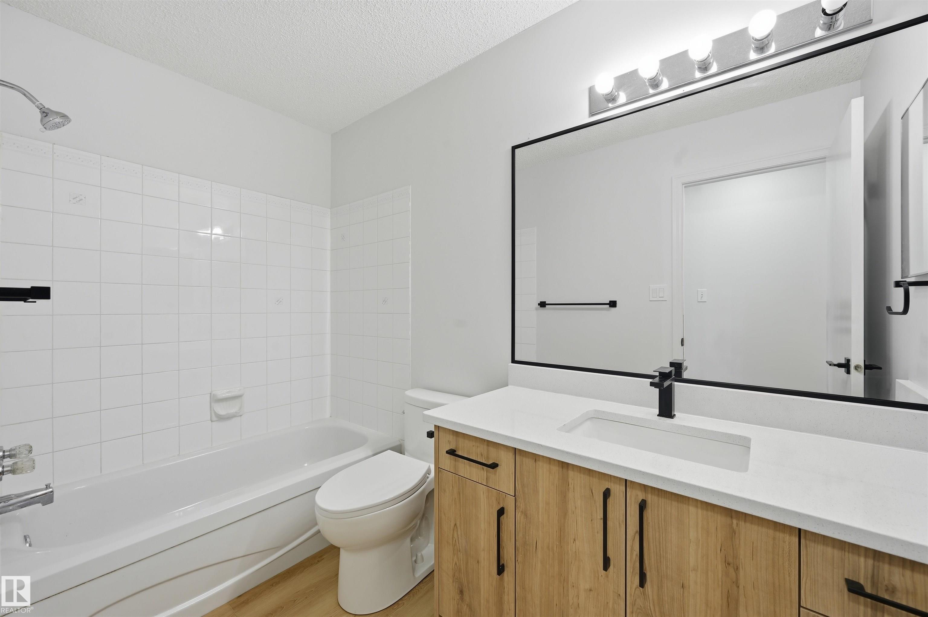 https://zimg.paragon.ice.com/ParagonImages/Property/PM/RAE/225401008/13/0/0/f535050a175153a8ef210f9c86d5b98c/1/0bd1ead4c2ccd9812e5fd89509dc5446/225401008-fa869ce3-1f24-4590-8008-65ed36269b95.JPG