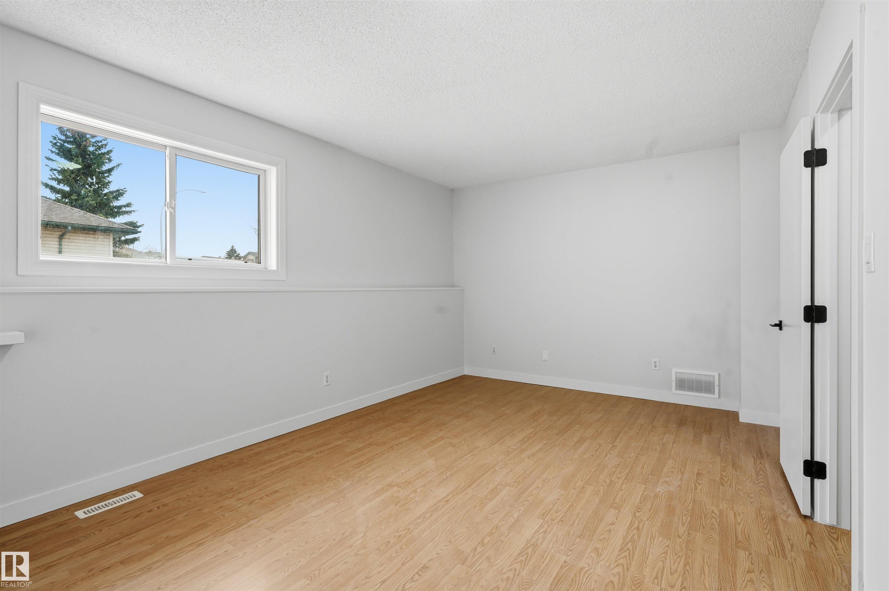 https://zimg.paragon.ice.com/ParagonImages/Property/PM/RAE/225401008/16/0/0/4df71fad0308798cee378d6b236e7670/1/0bd1ead4c2ccd9812e5fd89509dc5446/225401008-c0ddc88d-5296-409d-99a8-cc302a7d216b.JPG