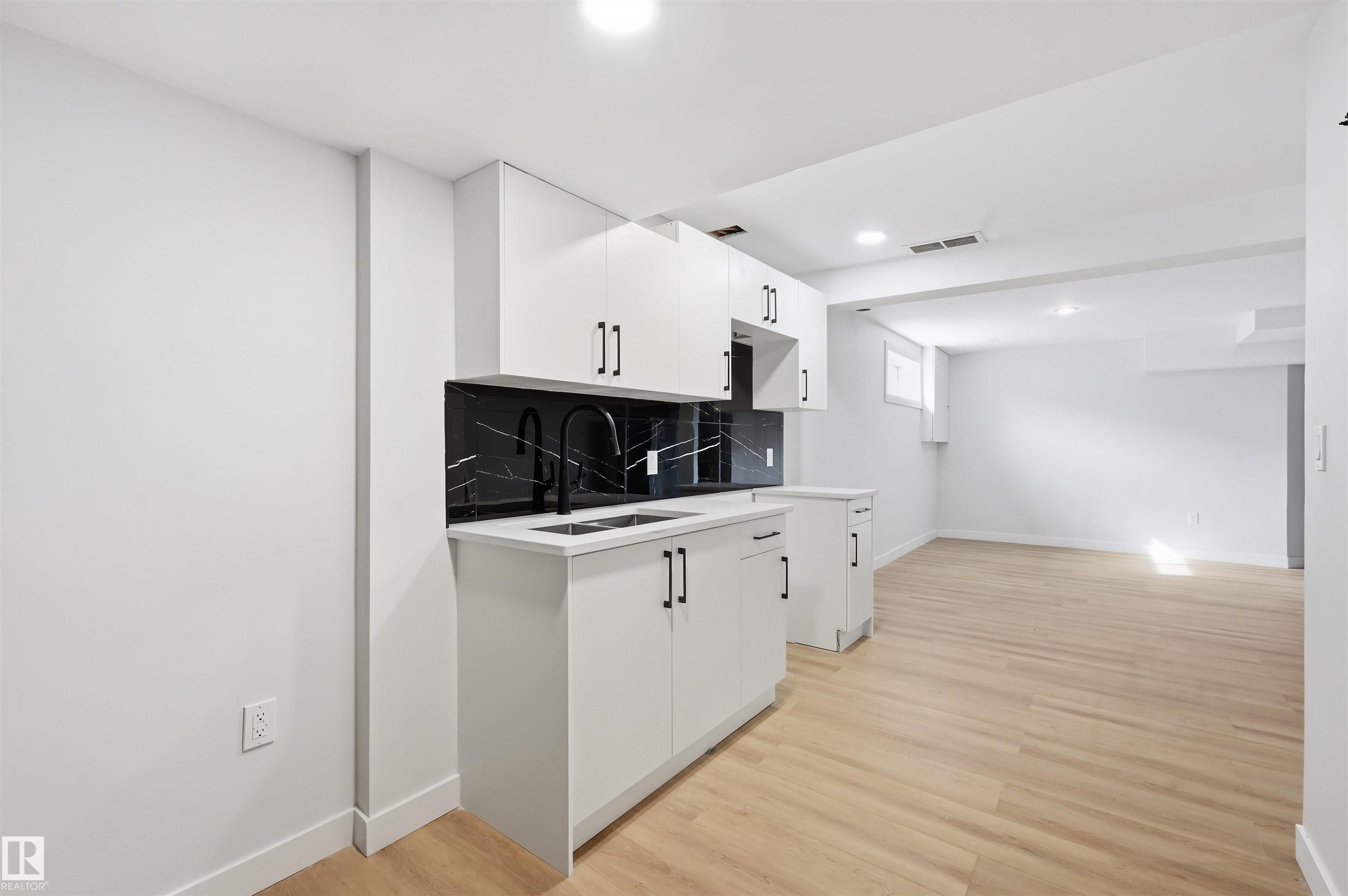 https://zimg.paragon.ice.com/ParagonImages/Property/PM/RAE/225401008/21/0/0/9d75f44f661489fb86906584de2d6df1/1/0bd1ead4c2ccd9812e5fd89509dc5446/225401008-2ece3441-e3e9-493b-a59b-087f4b86fb31.JPG