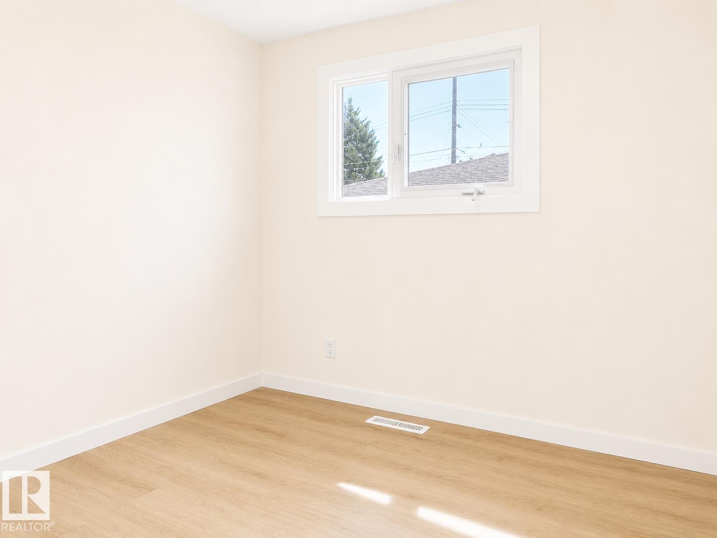 Photo 14 at 11519 137 Avenue NW, Kensington, Edmonton