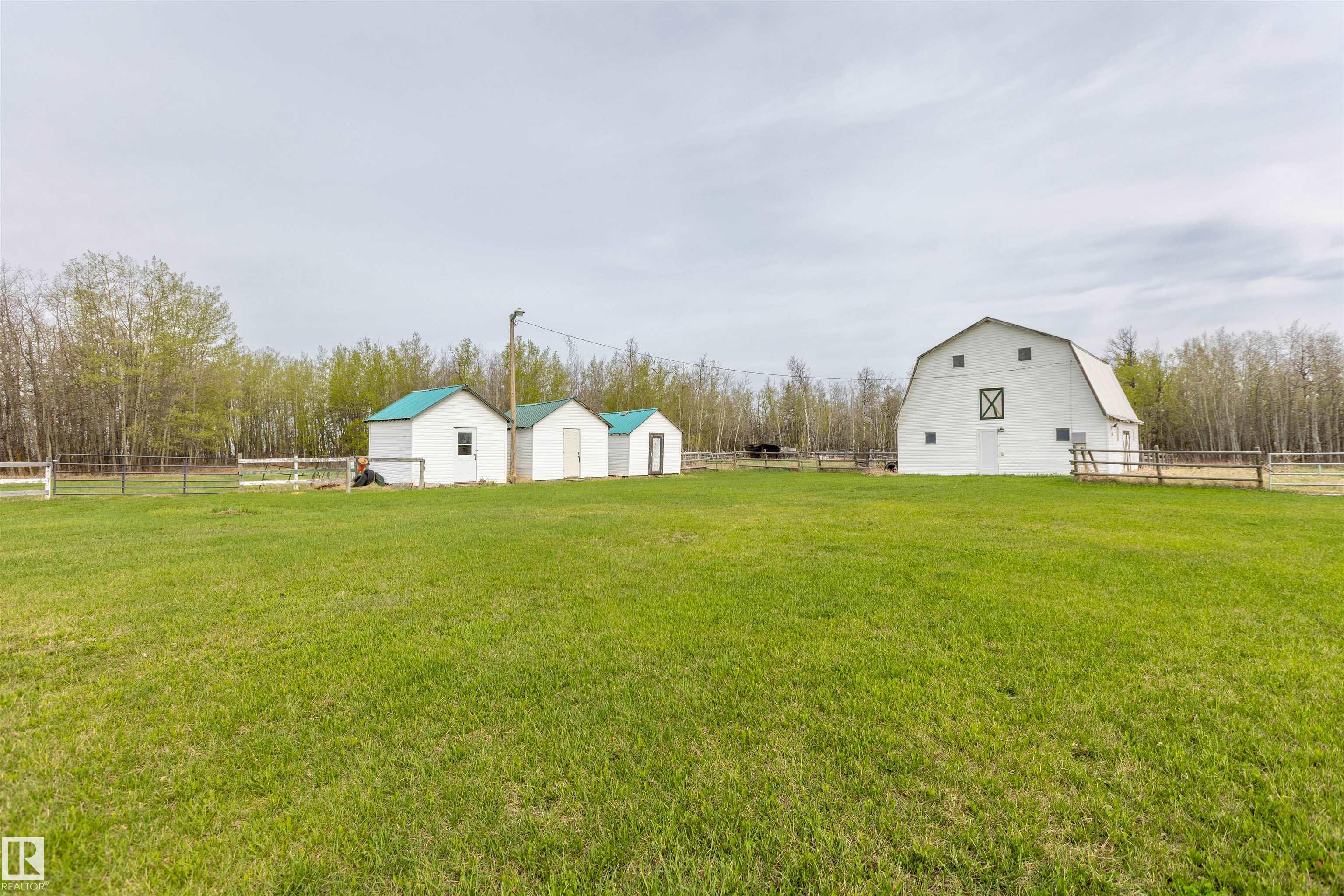 Photo 10 at 57022 Range Road 274, None, Rural Sturgeon County