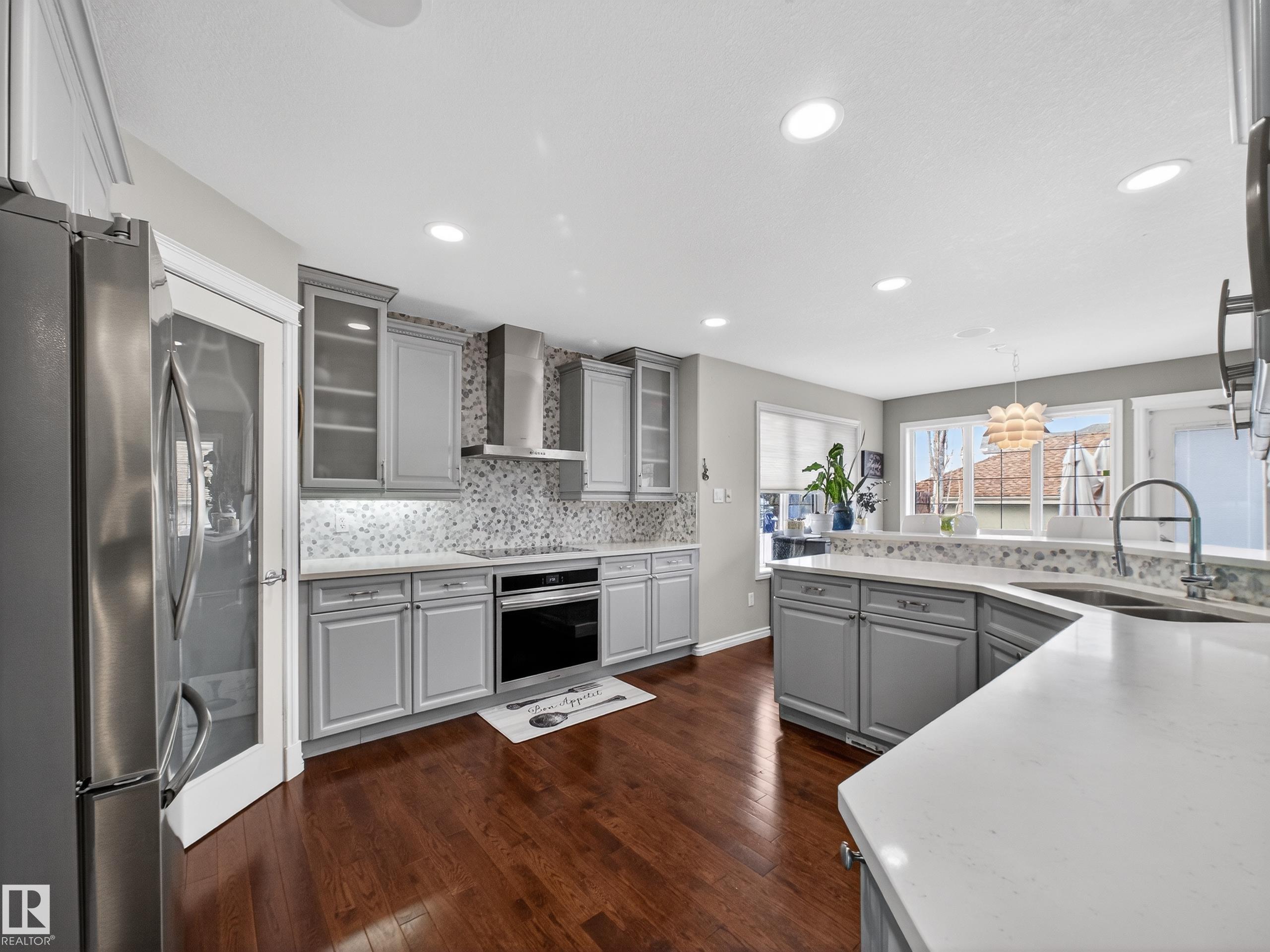 https://zimg.paragon.ice.com/ParagonImages/Property/PM/RAE/225401014/17/0/0/98b1663cd1e348847f14331278eedde6/1/73c9da5aa4e05c039c789d1846d7c72e/225401014-cfa1d087-b3d9-41c9-88df-4f97d83967d6.JPG