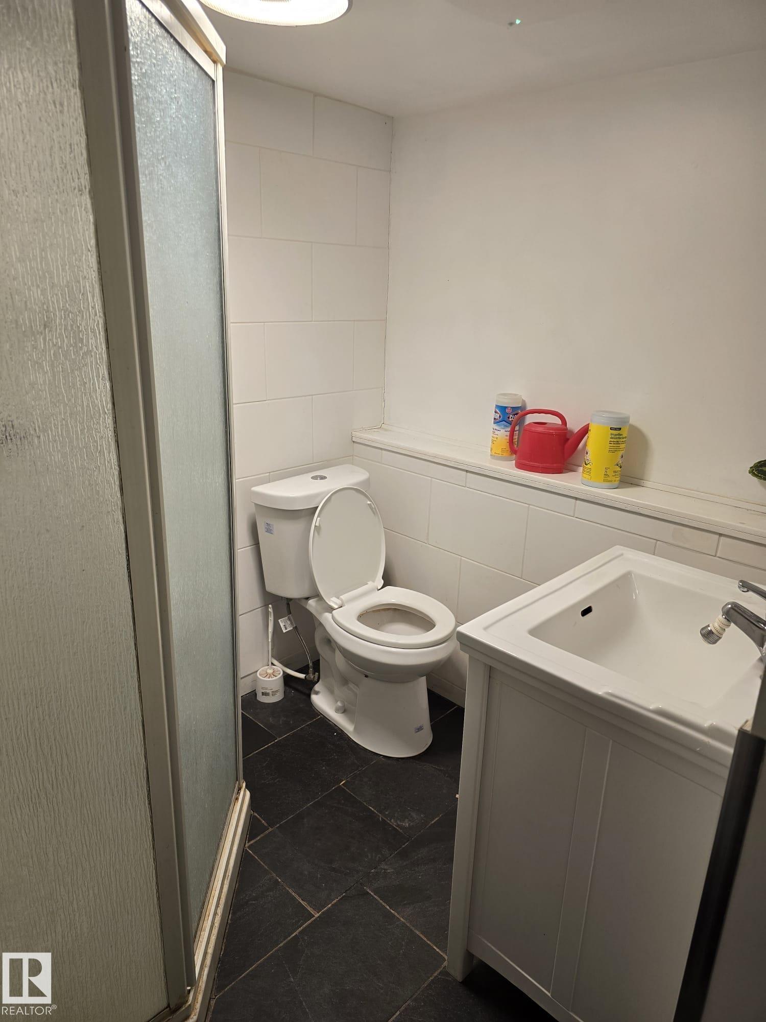 https://zimg.paragon.ice.com/ParagonImages/Property/PM/RAE/225401020/25/0/0/b527395756961c5b6a009b86691de0d0/1/7a7d94ab85fbf676ffef3989a54a4552/225401020-304004ee-a92e-47e0-bfd3-b37d4a1a5e00.JPG