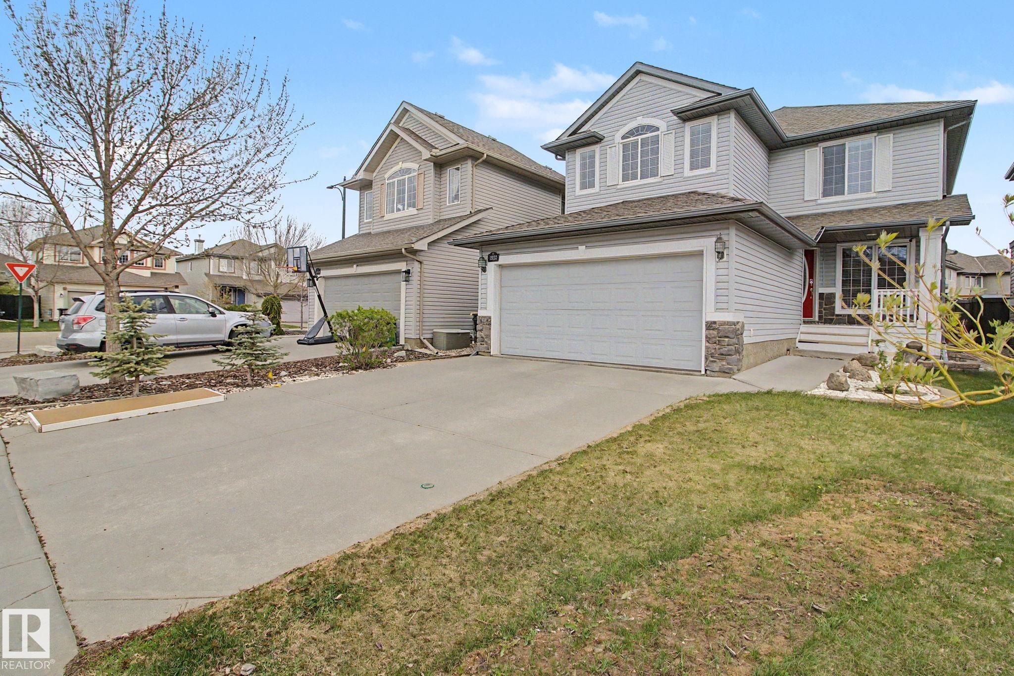 1922 Robertson Crescent SW, Rutherford, Edmonton