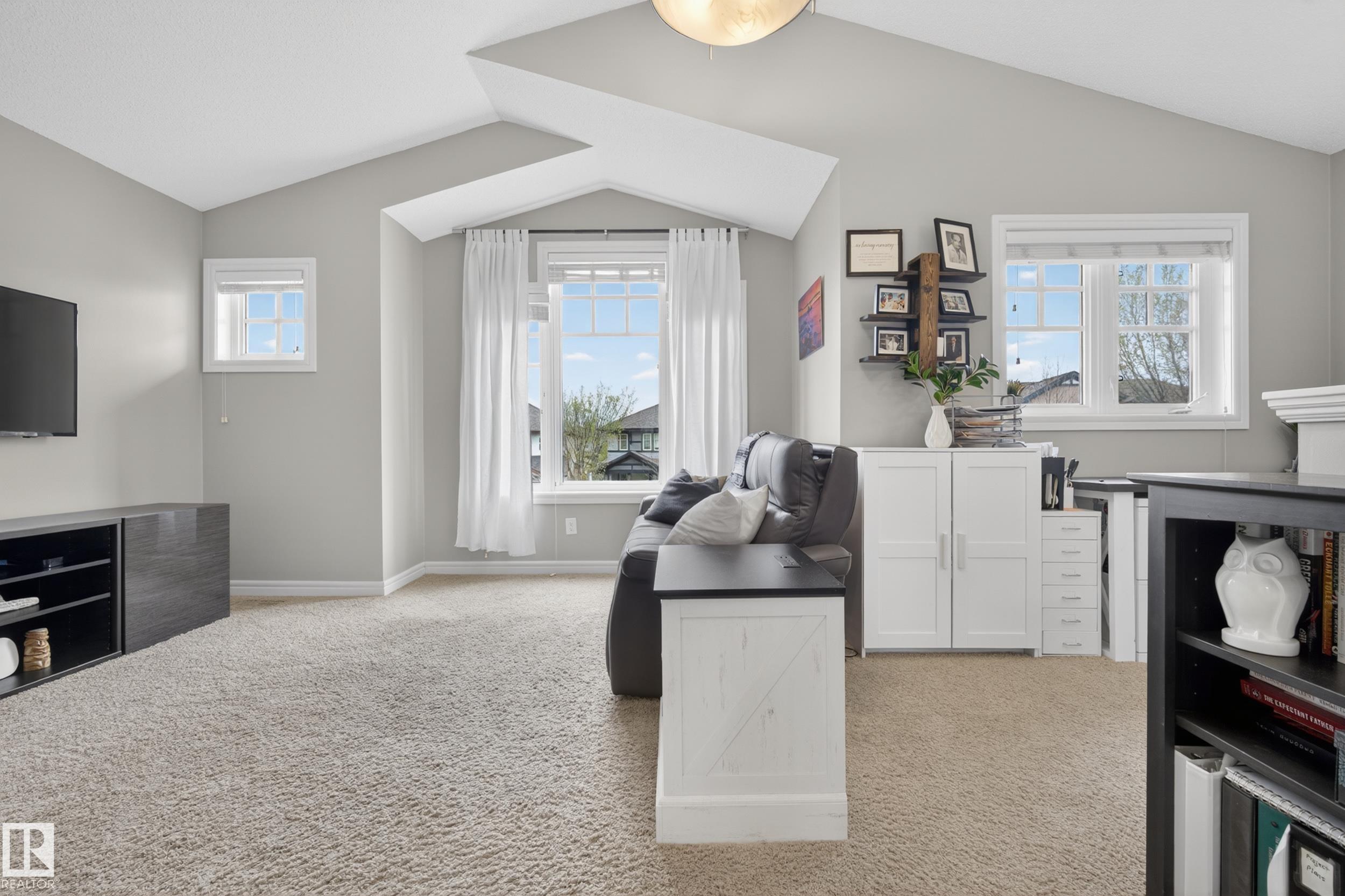 https://zimg.paragon.ice.com/ParagonImages/Property/PM/RAE/225401026/18/0/0/00fd1d473d12a72517194d2a82682813/1/ca012cd4f4ce0c5442cfb822ac8a0f5d/225401026-eda76007-3776-4103-a58a-80bcc1d095e1.JPG