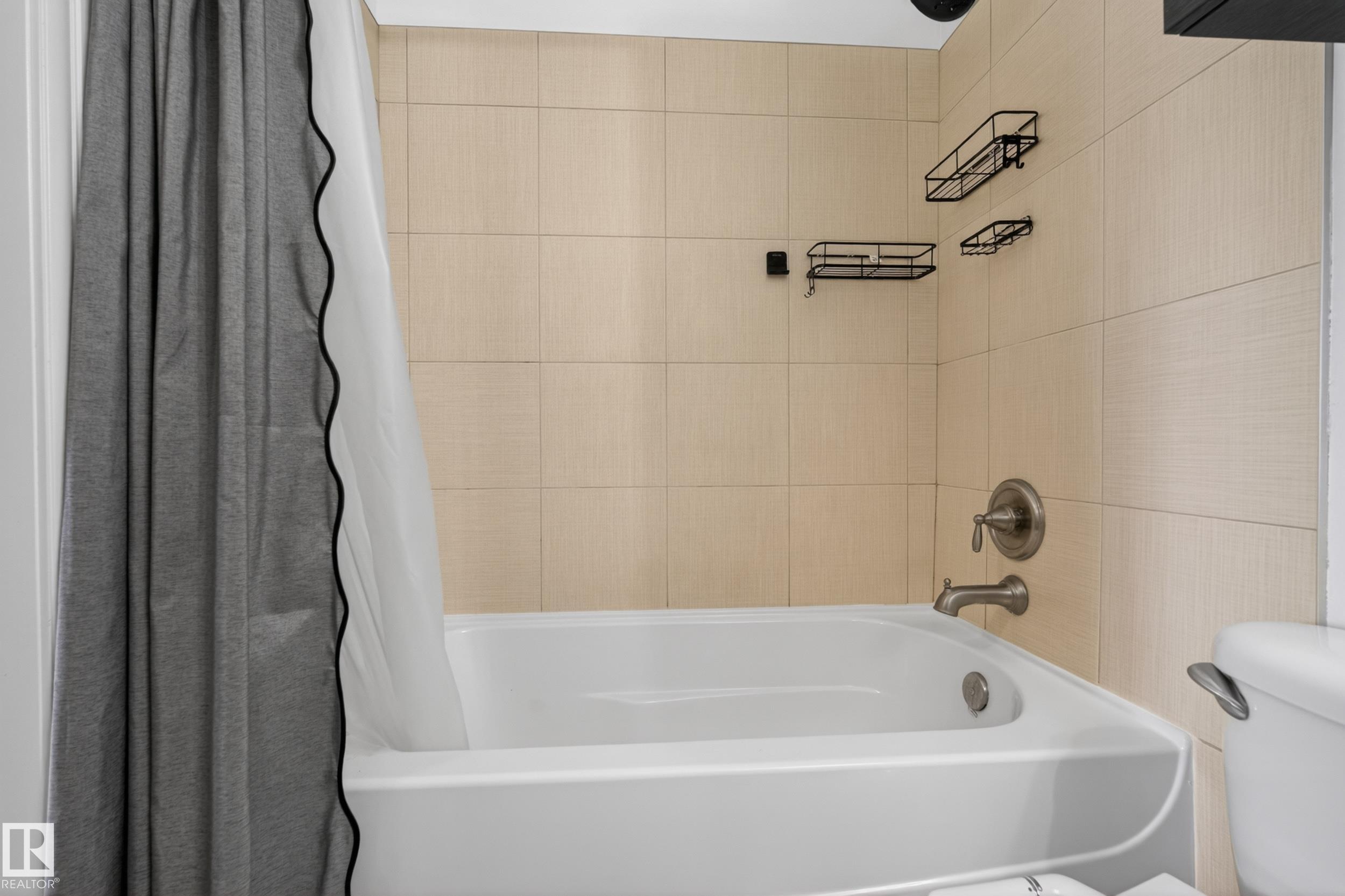 https://zimg.paragon.ice.com/ParagonImages/Property/PM/RAE/225401026/28/0/0/1327b8f040e731713799cbaf2ca779cd/1/ca012cd4f4ce0c5442cfb822ac8a0f5d/225401026-ff3d8104-a262-4fd2-ad66-2a07b4de0765.JPG
