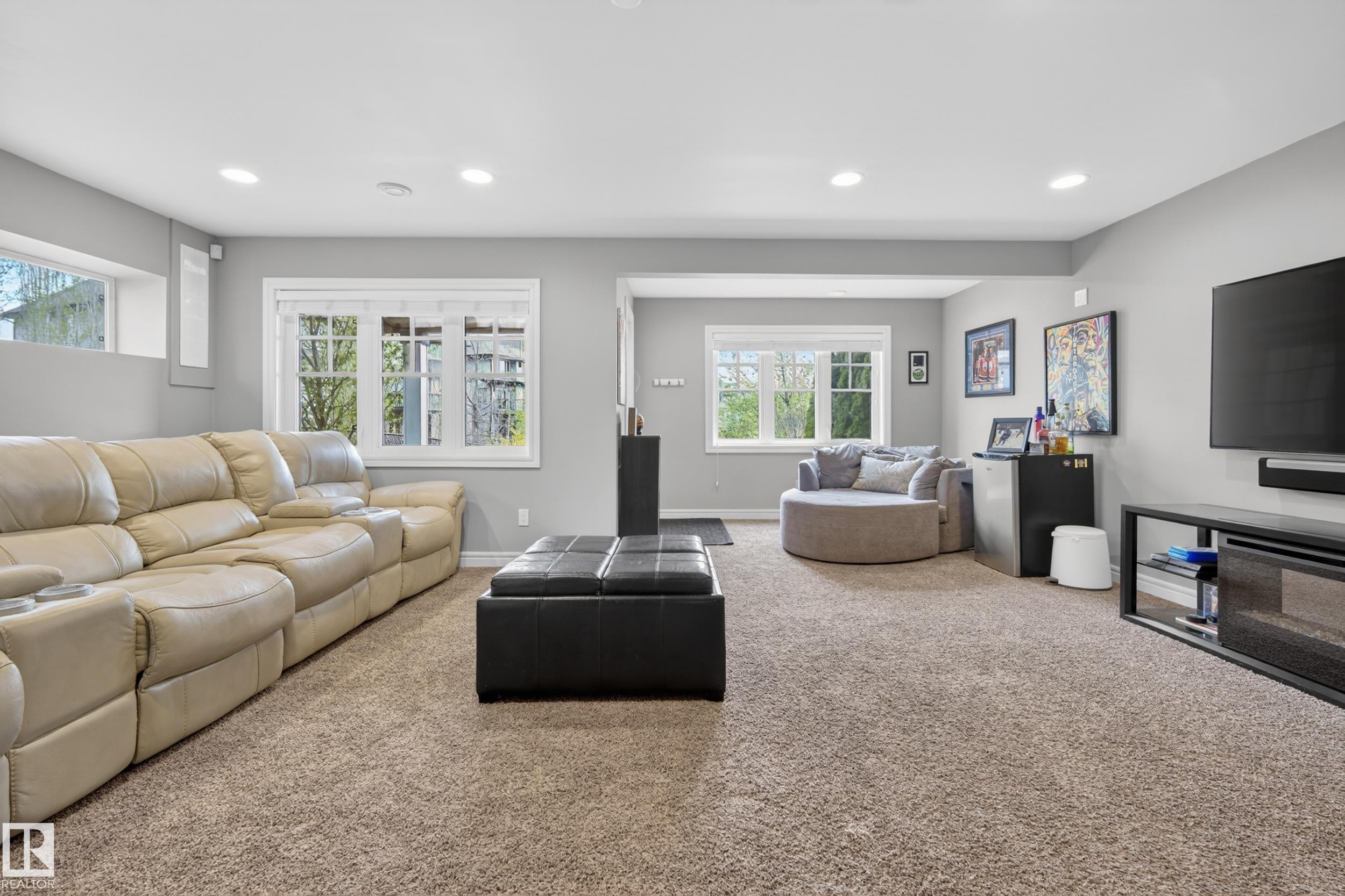 https://zimg.paragon.ice.com/ParagonImages/Property/PM/RAE/225401026/35/0/0/d6cf1cf9576ac87de3d6a246ac2f0438/1/ca012cd4f4ce0c5442cfb822ac8a0f5d/225401026-c1072f2b-da2a-44a3-9bbb-fcc3e026f7f6.JPG
